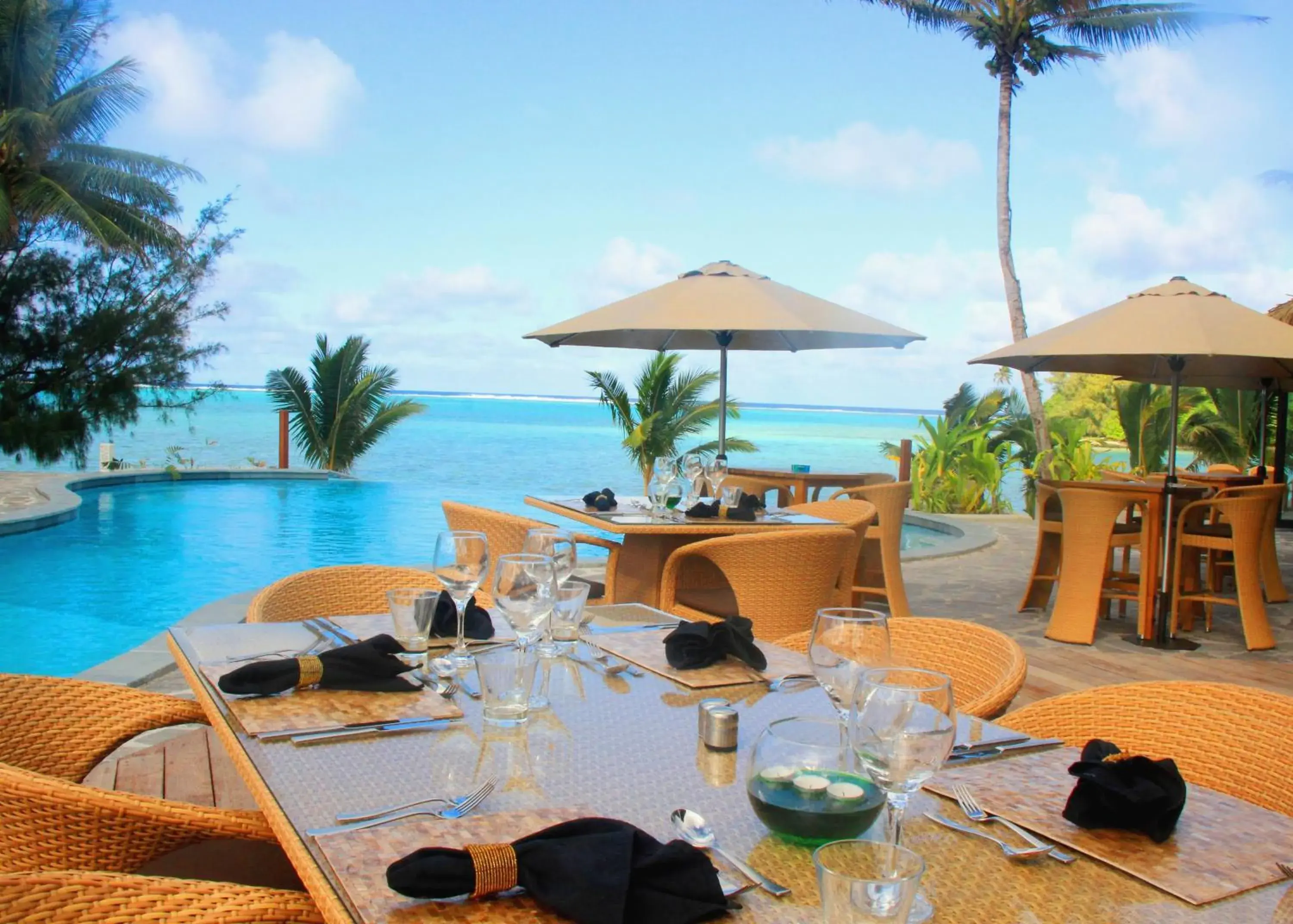 Restaurant/places to eat in Muri Beach Resort Restaurant/places to eat in Muri Beach Resort