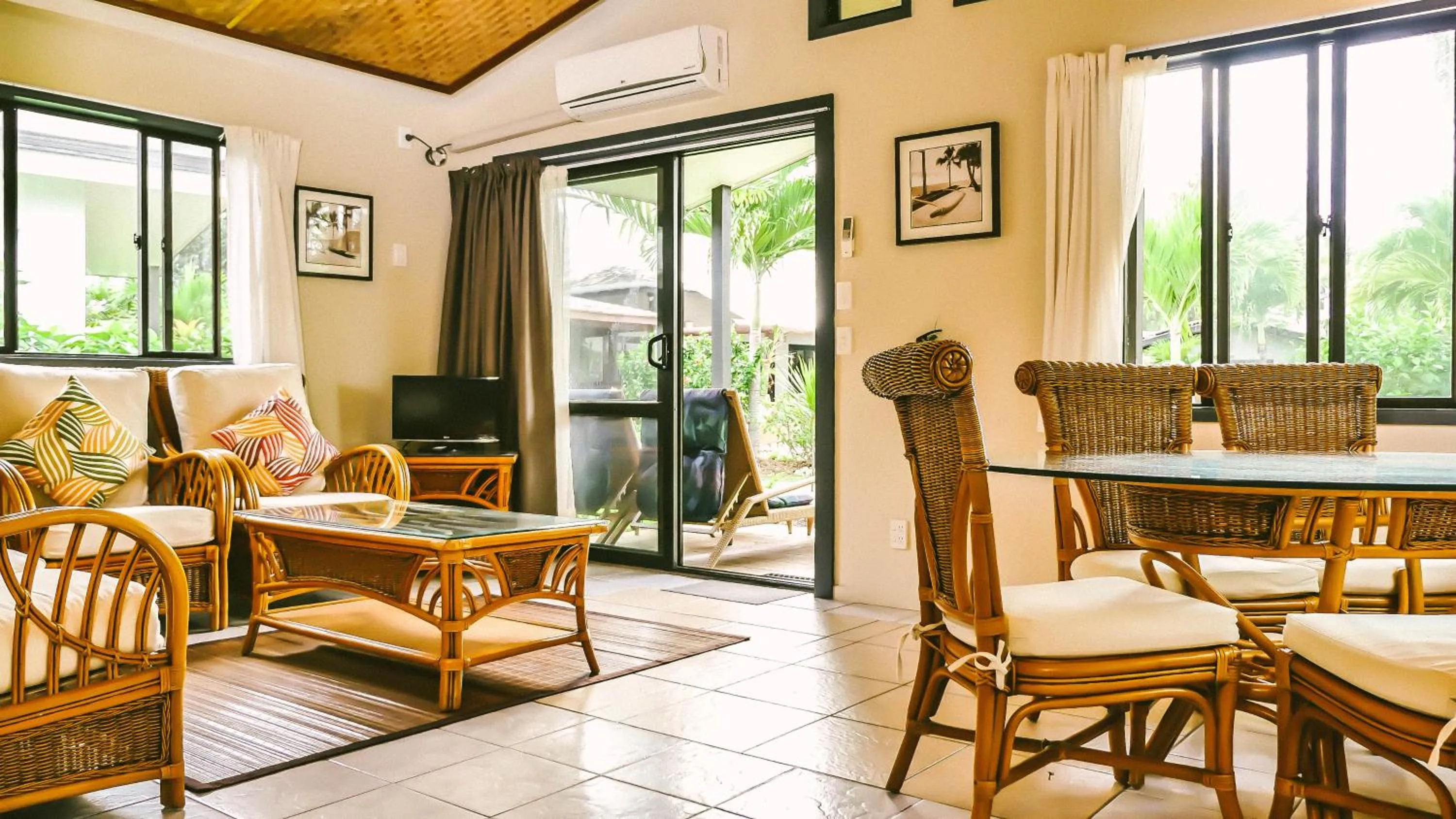 TV and multimedia in Muri Beach Resort