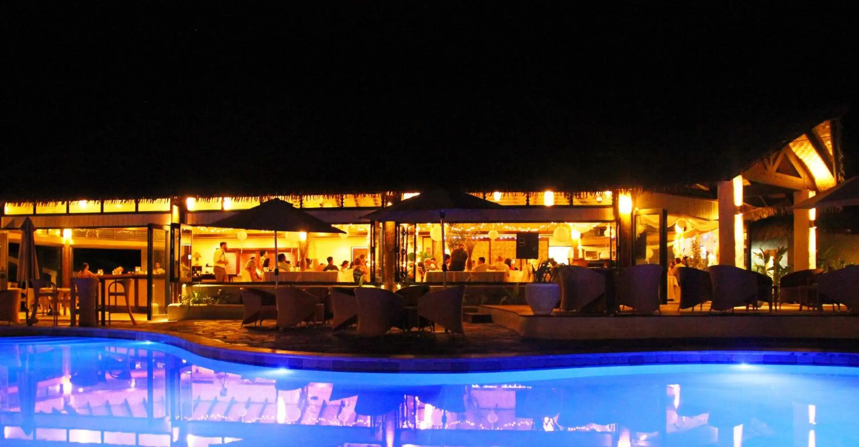 Restaurant/places to eat in Muri Beach Resort Restaurant/places to eat in Muri Beach Resort
