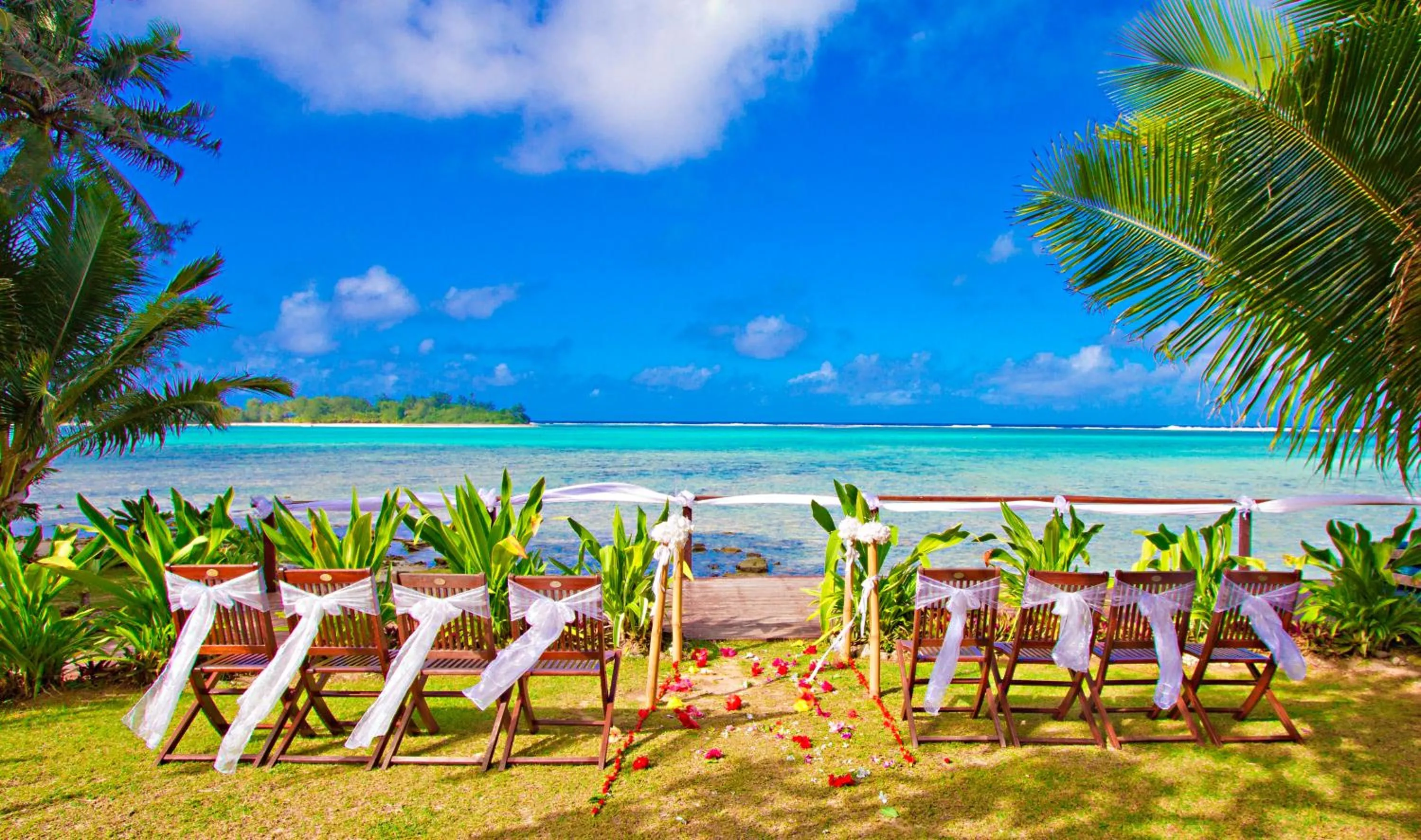 Day in Muri Beach Resort