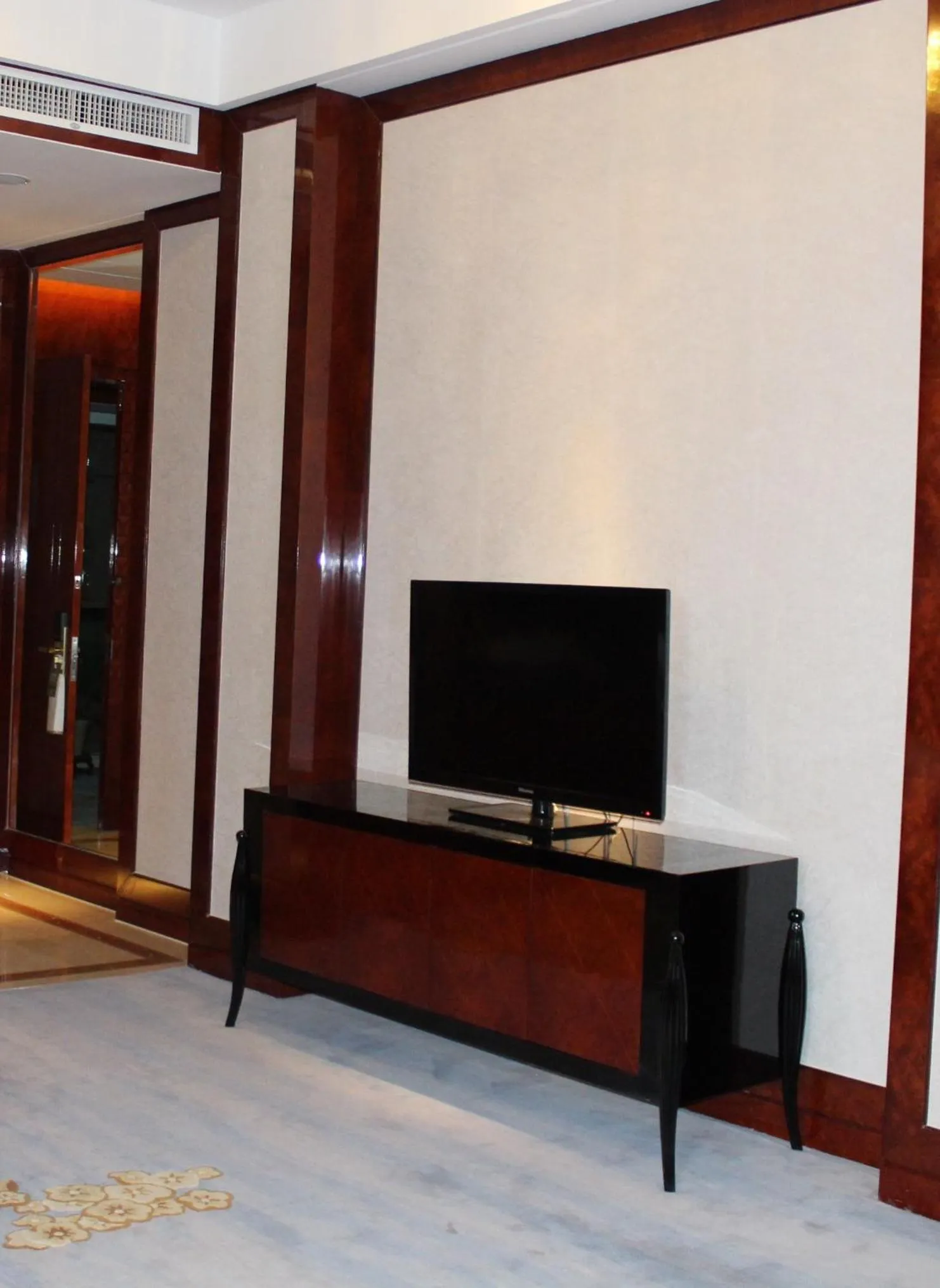 TV and multimedia in Tai Zhou International Jinling Hotel