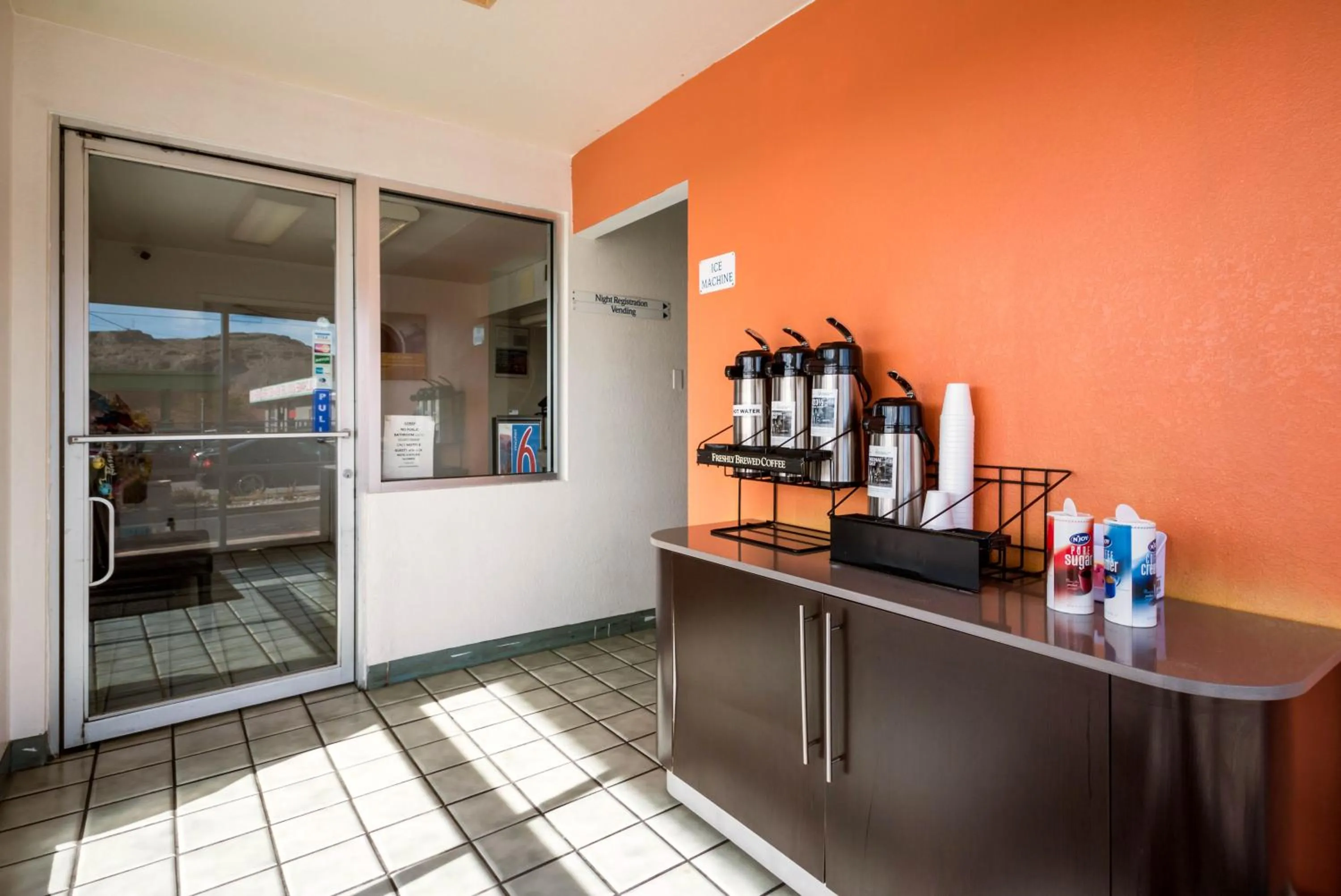 Coffee/tea facilities in Motel 6 Wendover