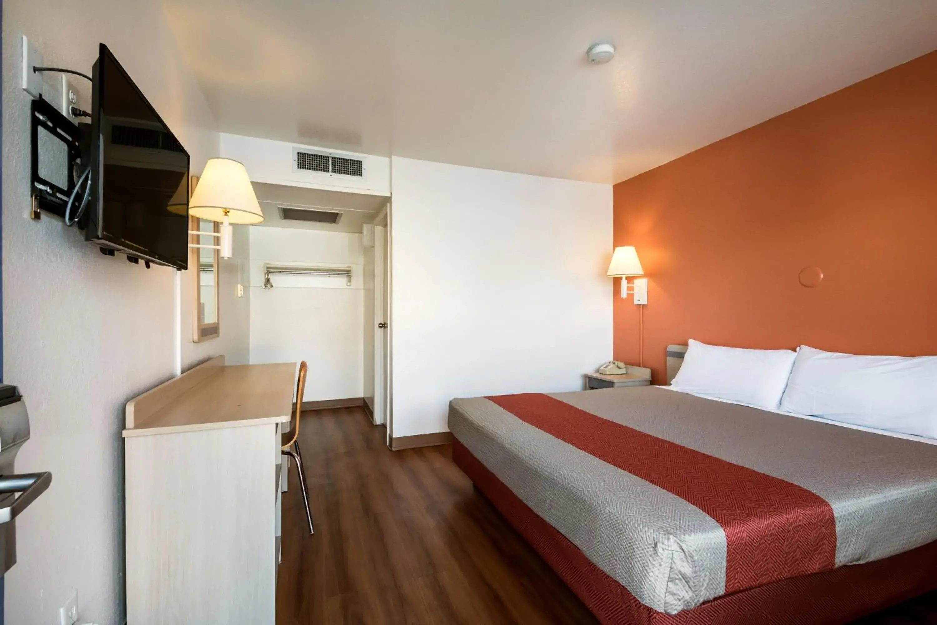 Bedroom, Bed in Motel 6 Wendover Bedroom, Bed in Motel 6 Wendover