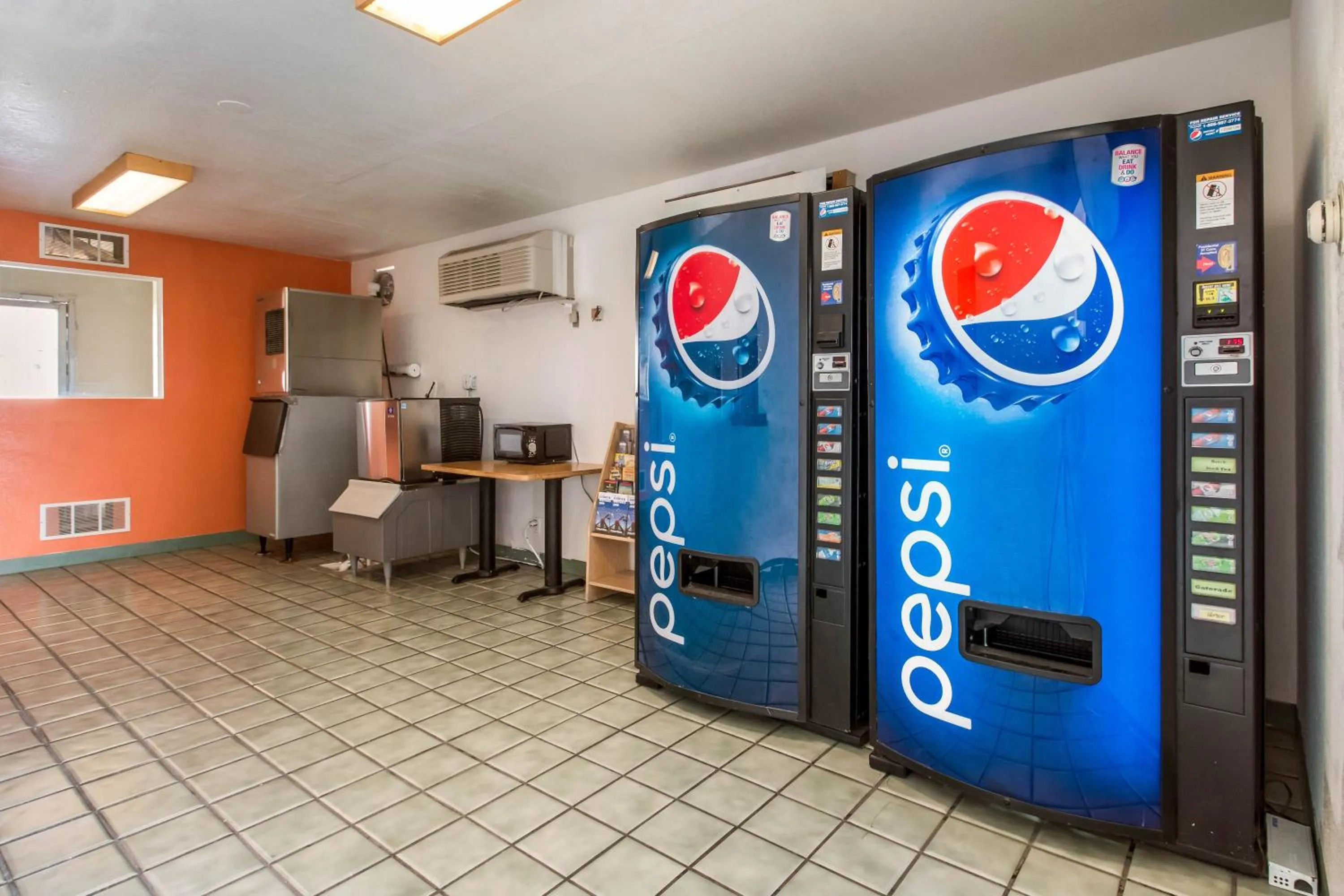 vending machine in Motel 6 Wendover