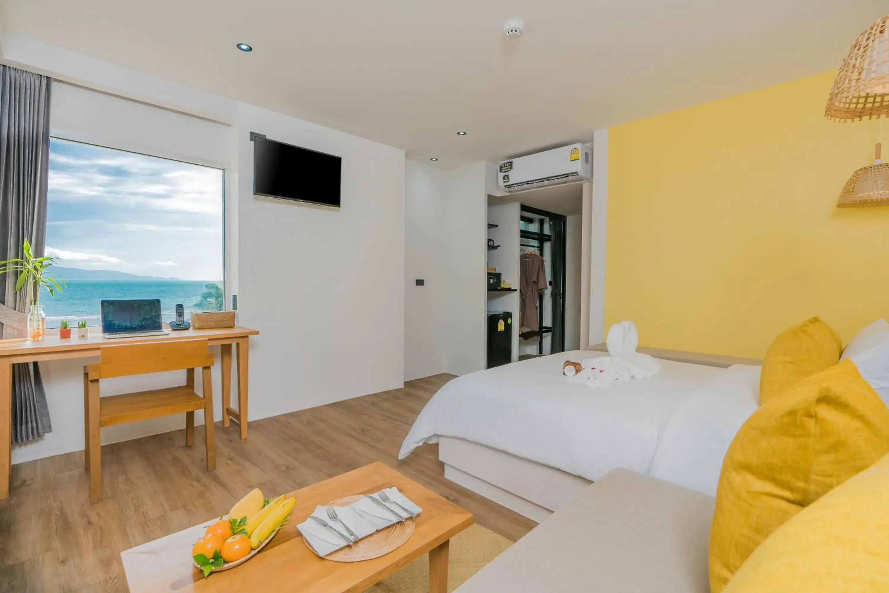 Deluxe Double Room with Side Sea View in Princess Paradise Koh Phangan Deluxe Double Room with Side Sea View in Princess Paradise Koh Phangan