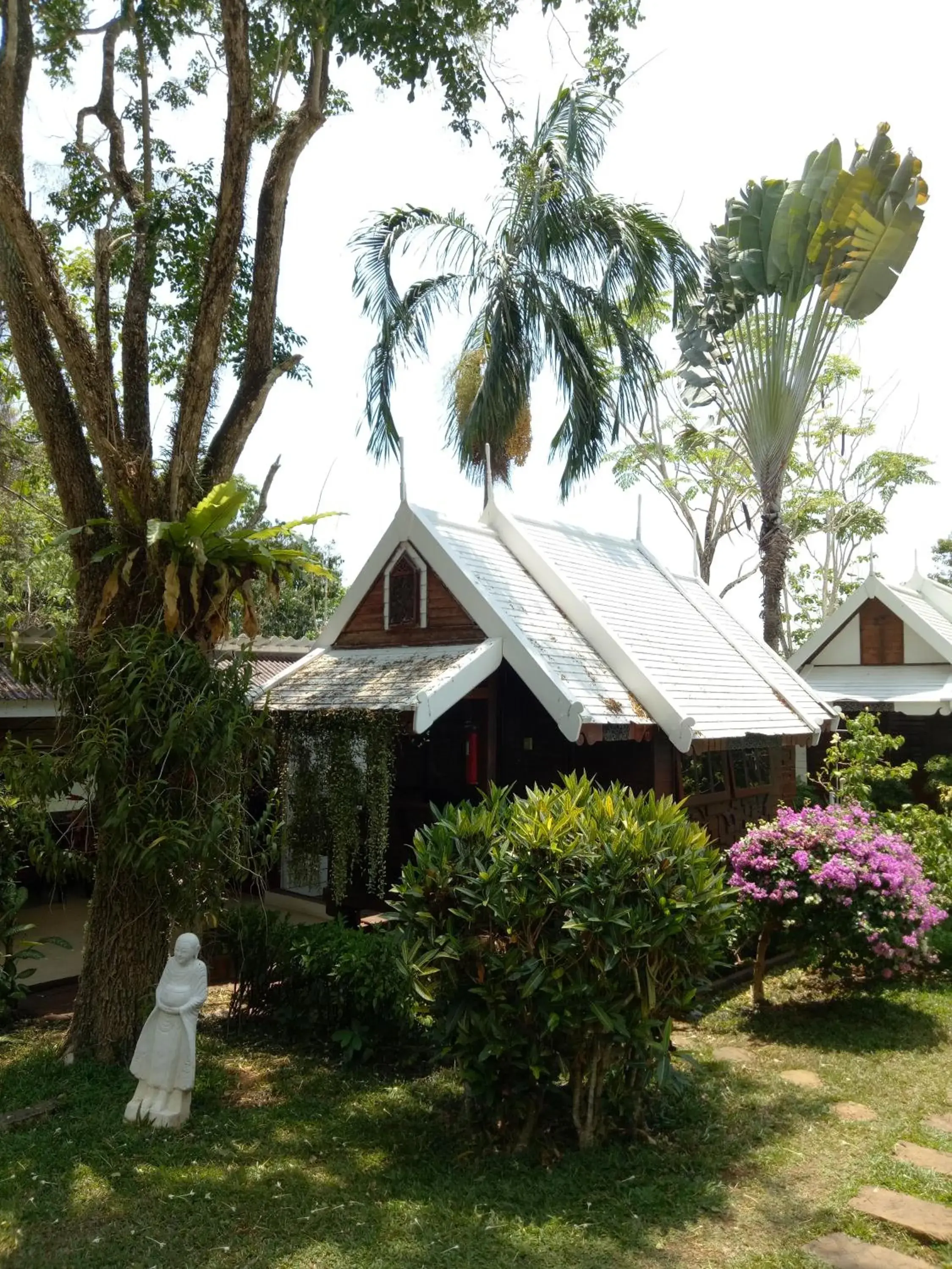 Property building in Le Passe-Temps Property building in Le Passe-Temps