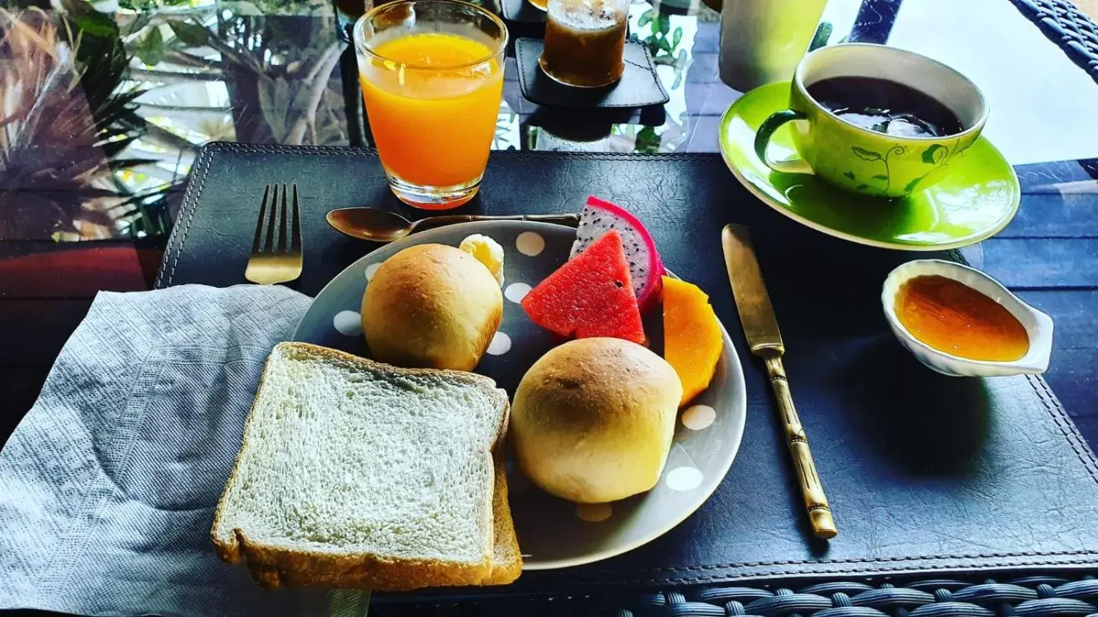 Breakfast in Le Passe-Temps Breakfast in Le Passe-Temps