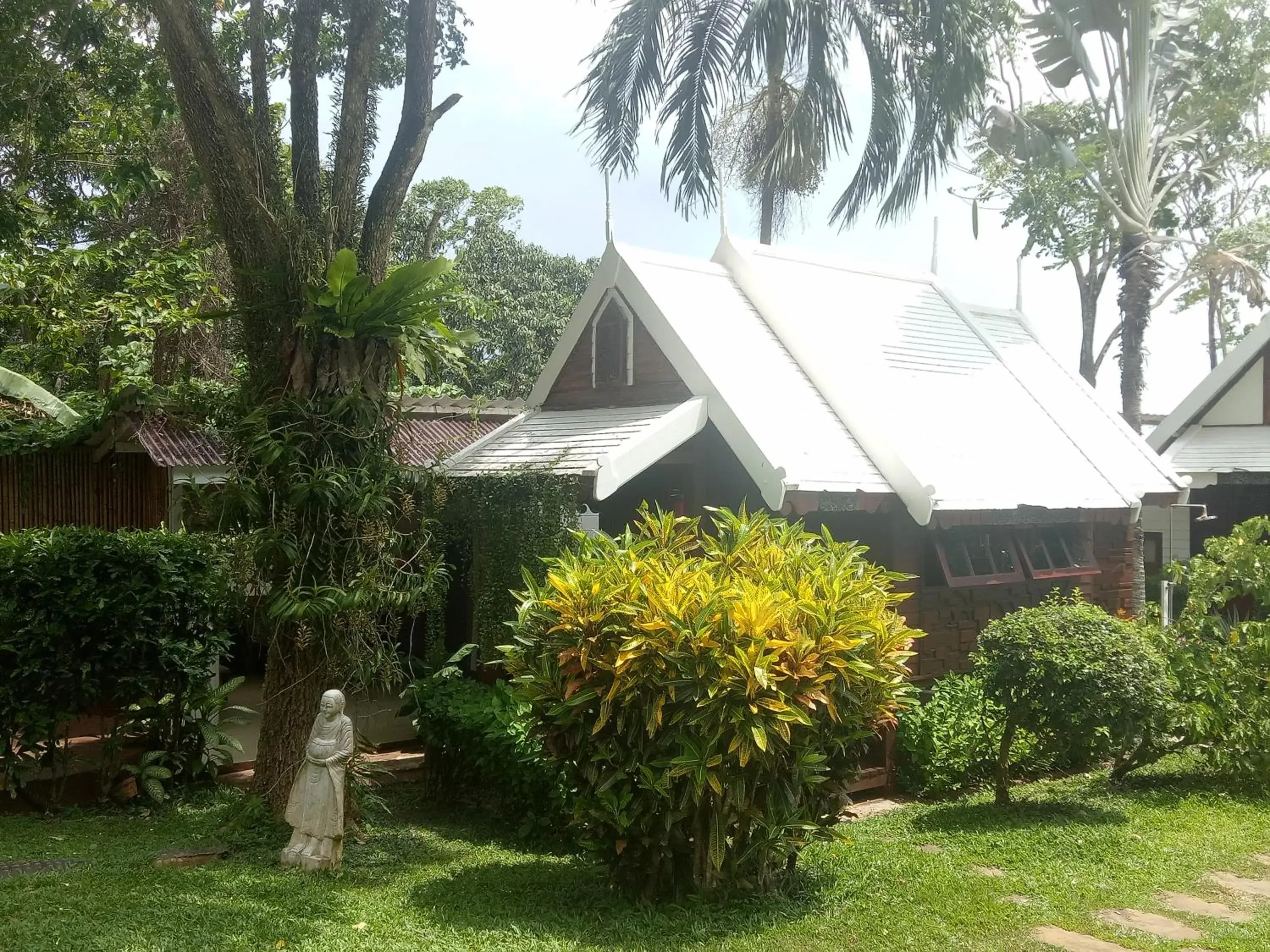 Property building in Le Passe-Temps Property building in Le Passe-Temps