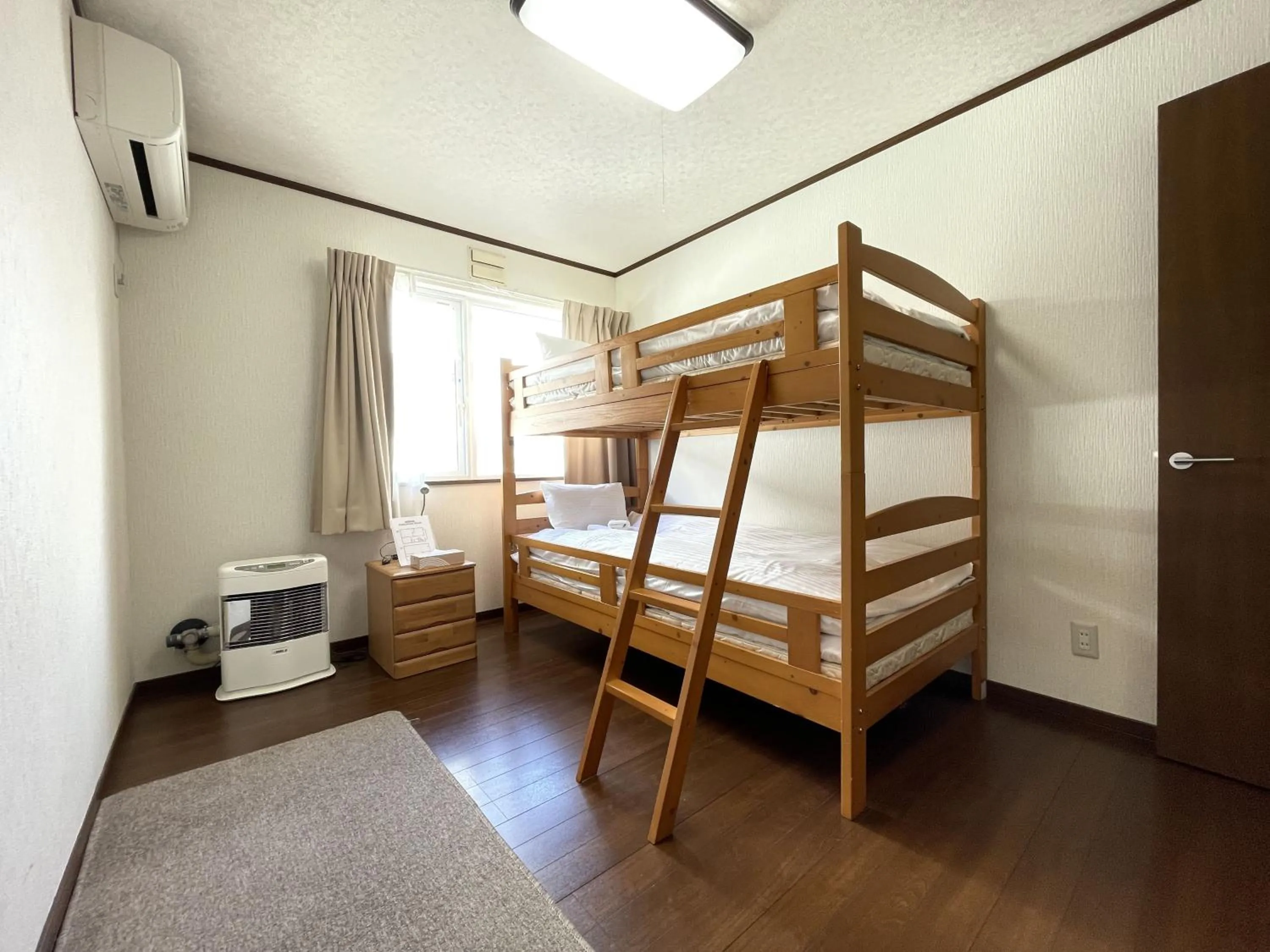 Bed in Mountain View Lodge