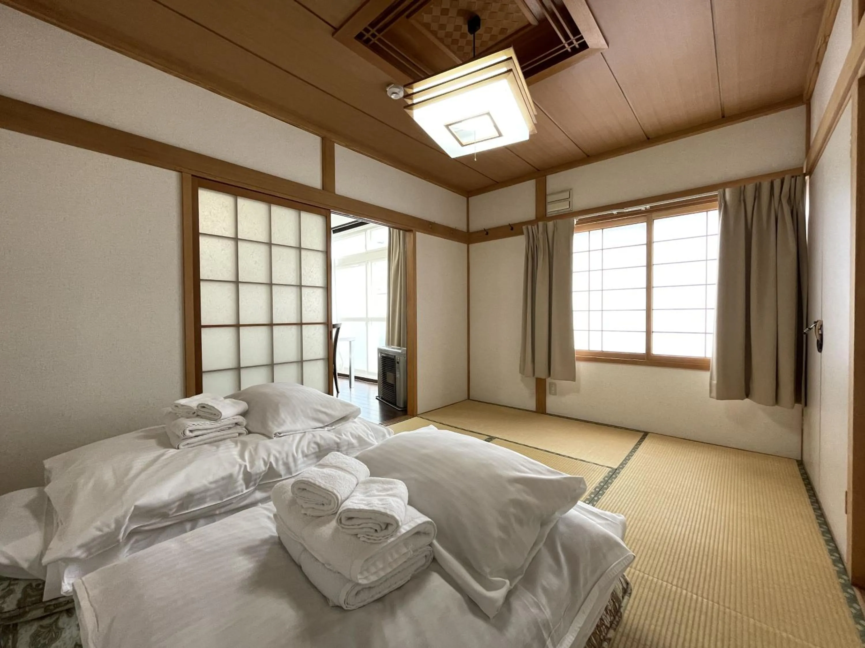 Bed in Mountain View Lodge
