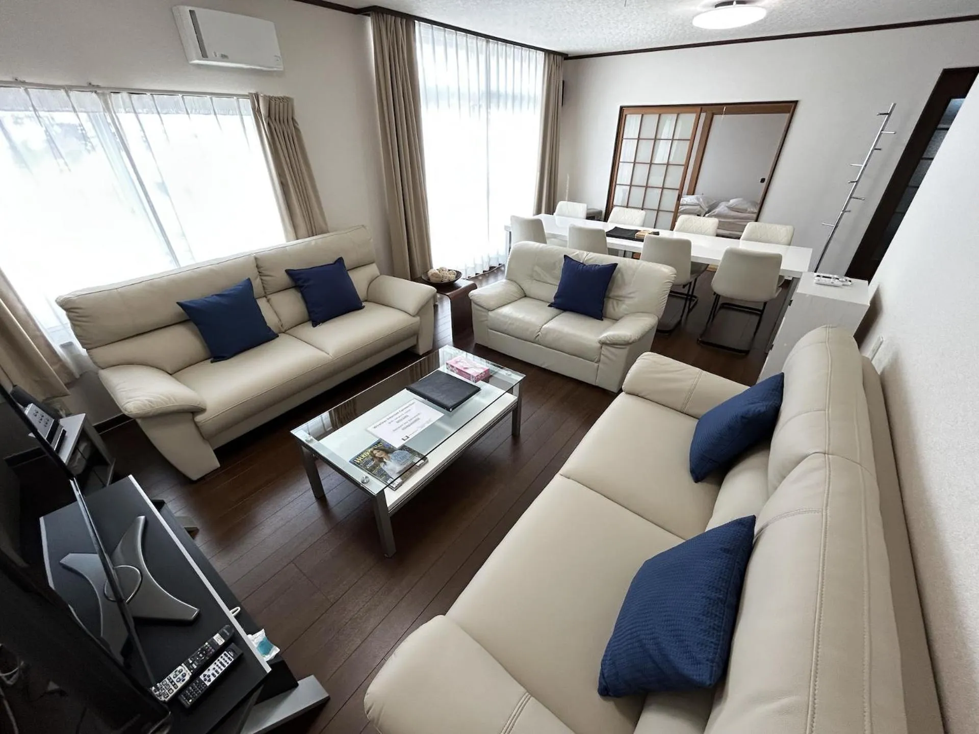 Living room in Mountain View Lodge