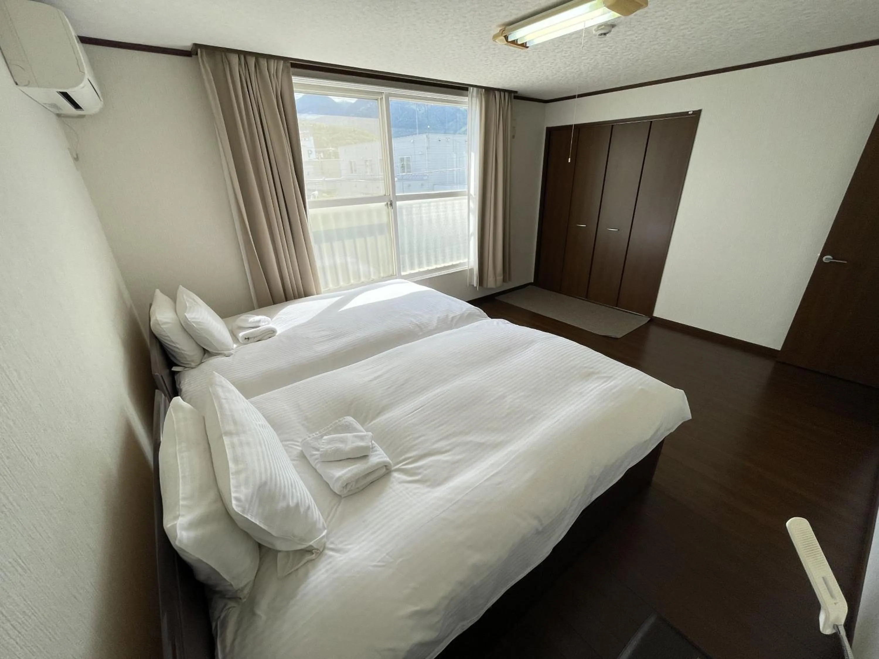 Bed in Mountain View Lodge
