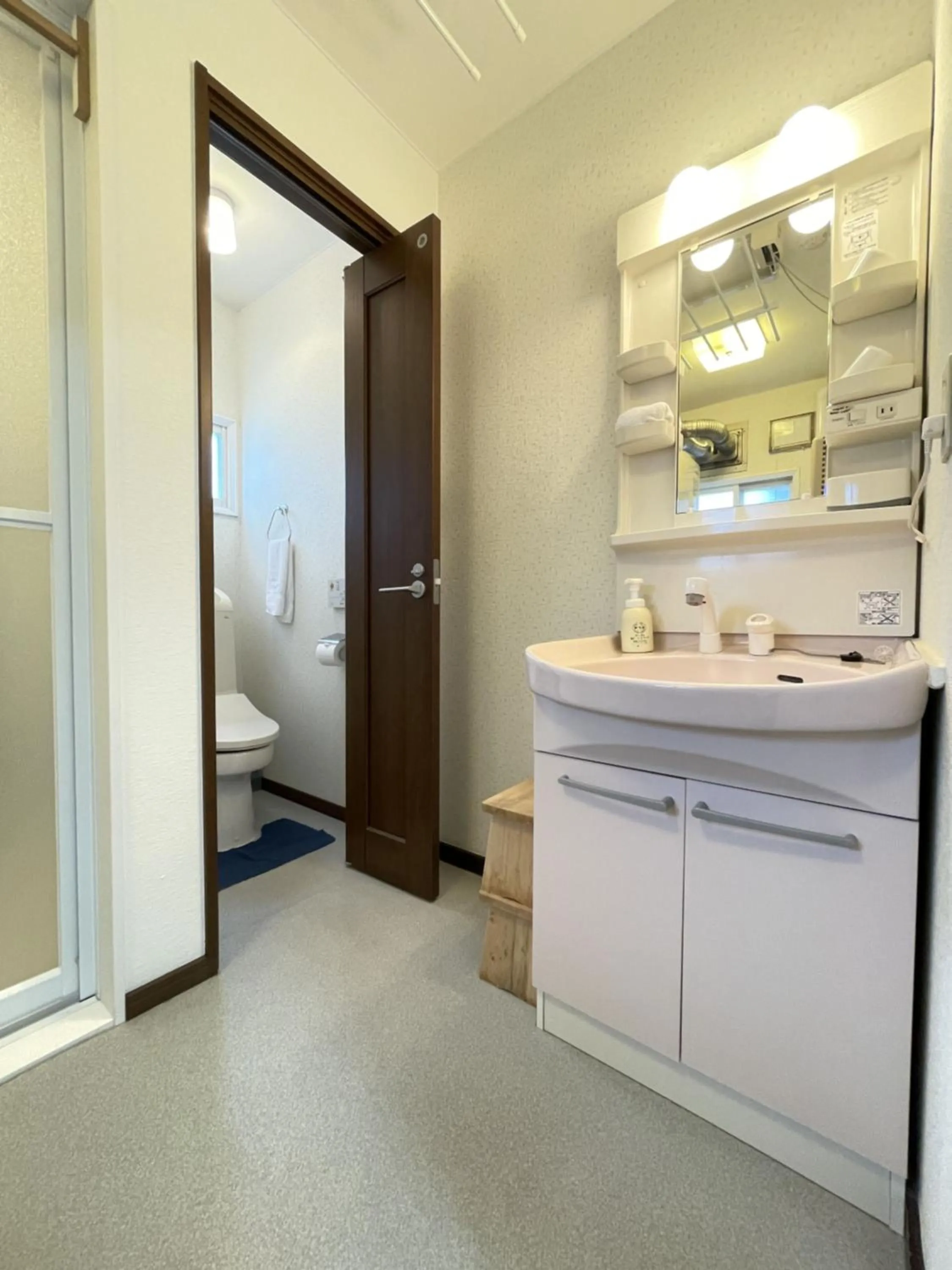 Toilet in Mountain View Lodge