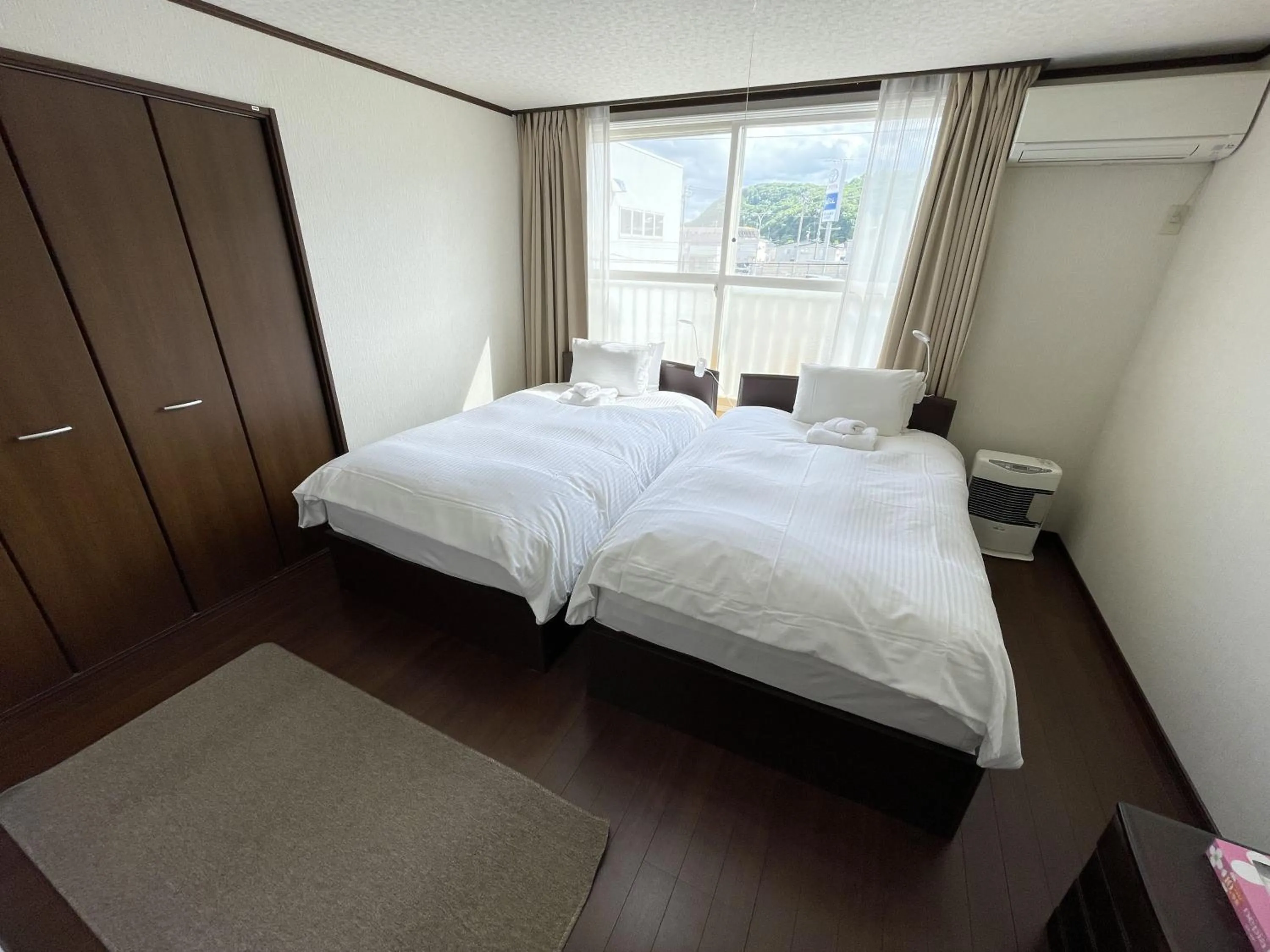 Bed in Mountain View Lodge