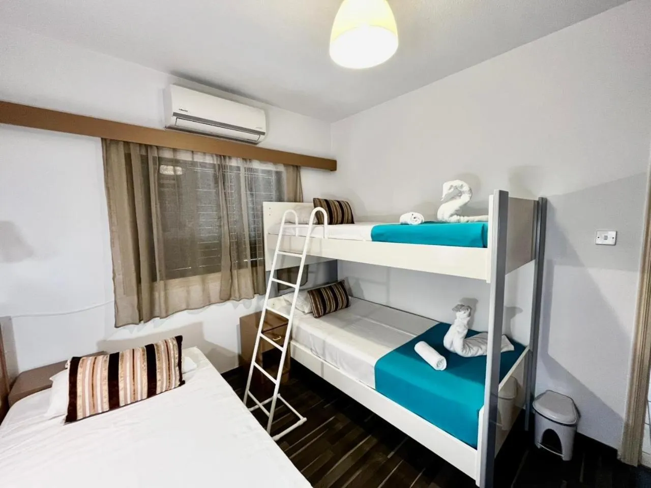 Bed in Margarita Napa Apartments