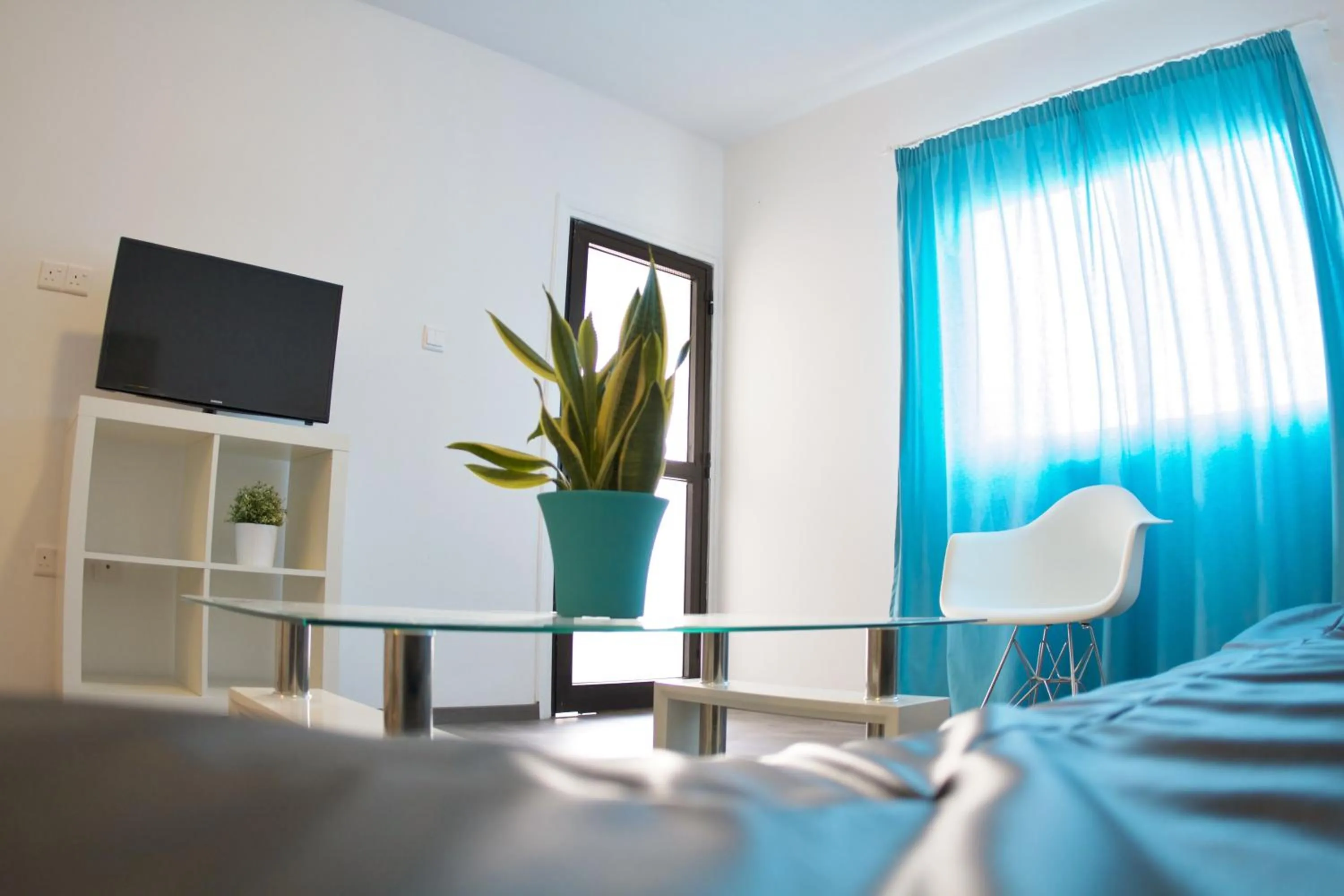 TV and multimedia, Bed in Margarita Napa Apartments