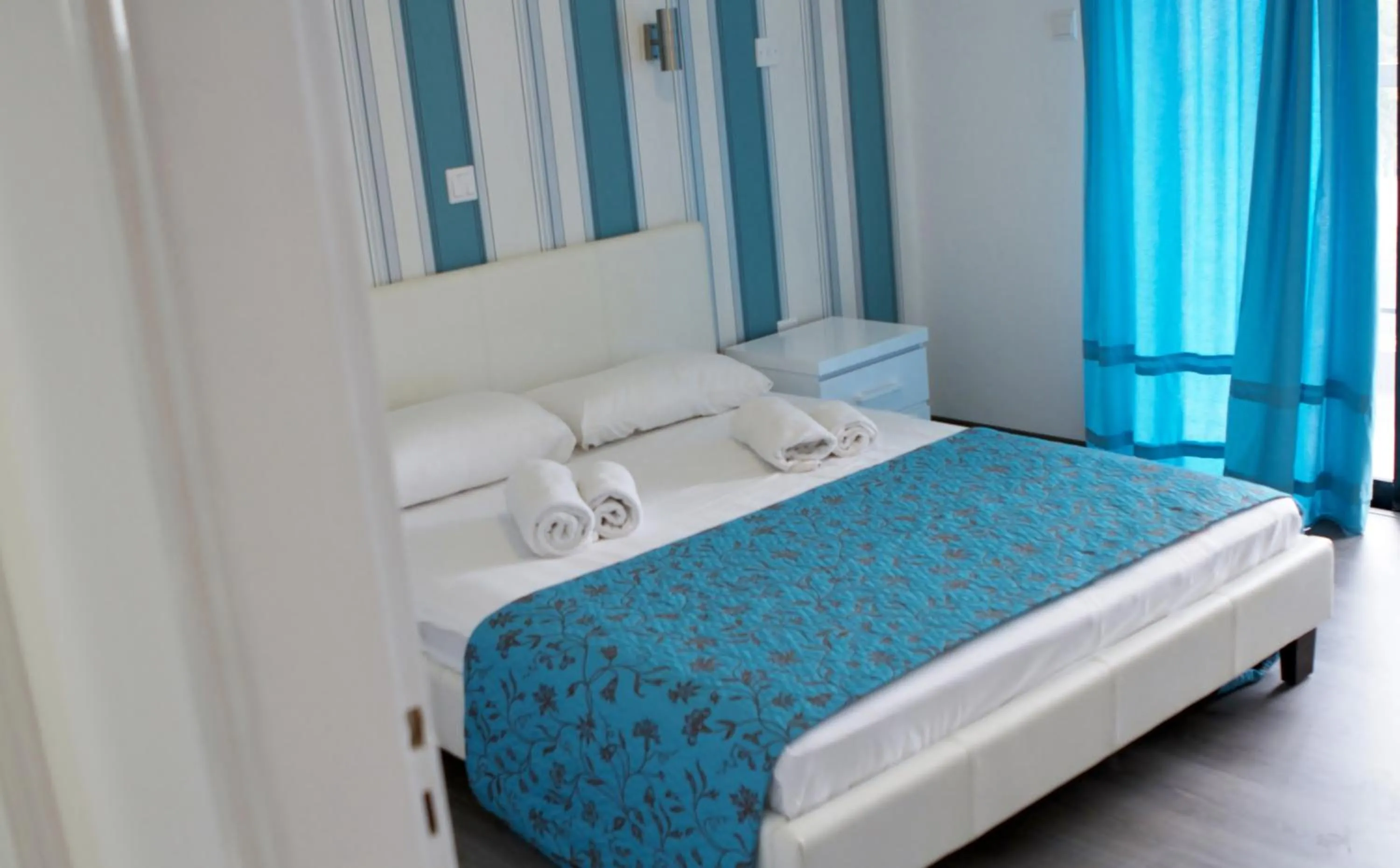 Bed in Margarita Napa Apartments