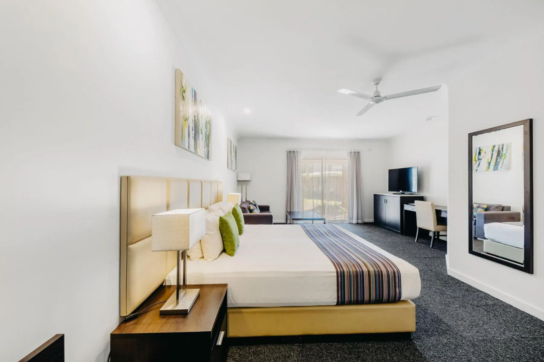 Photo of the whole room, Bed in The Kimberley Grande Resort