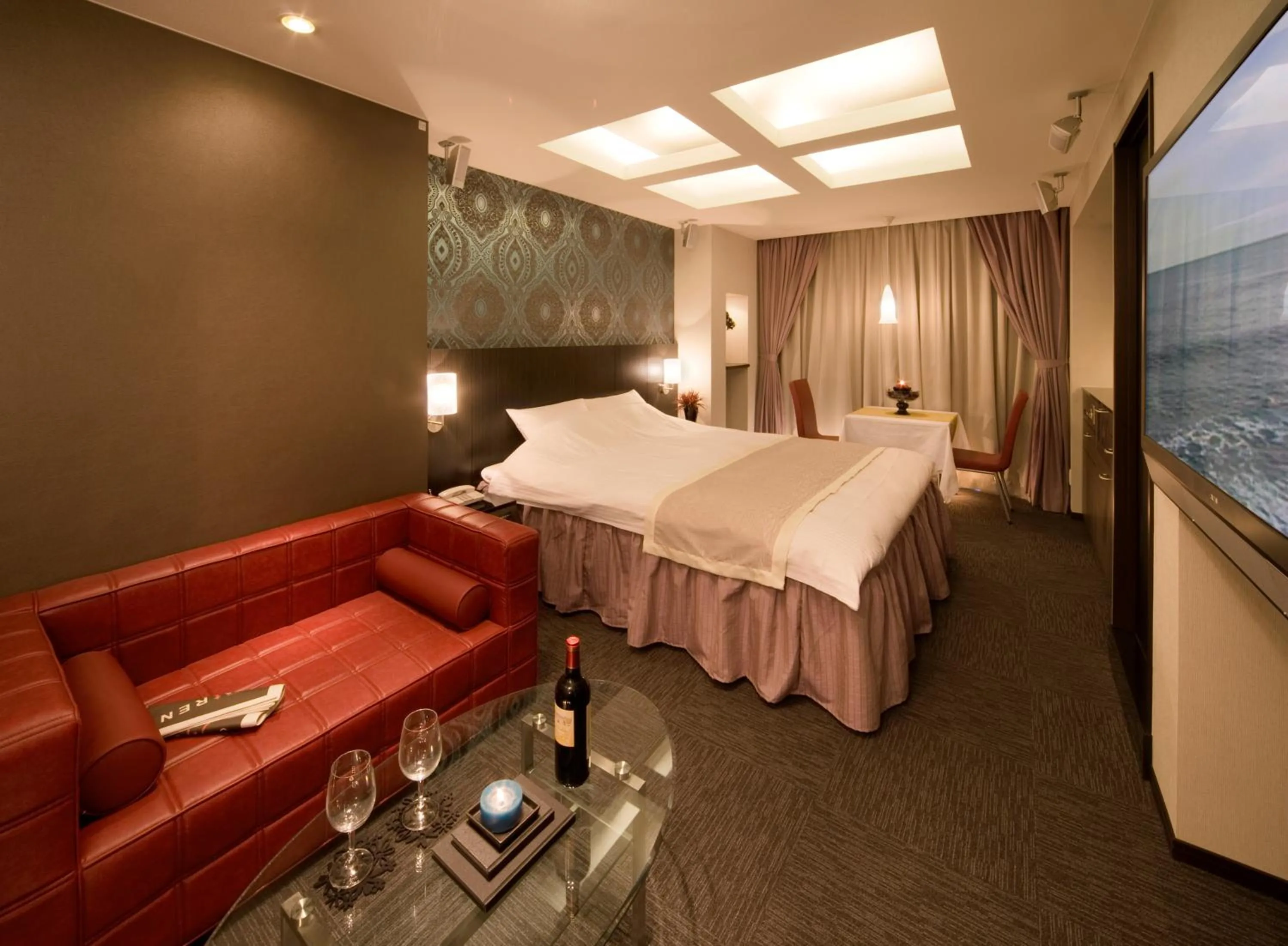 Bed in Carrot ISE (Adult Only)