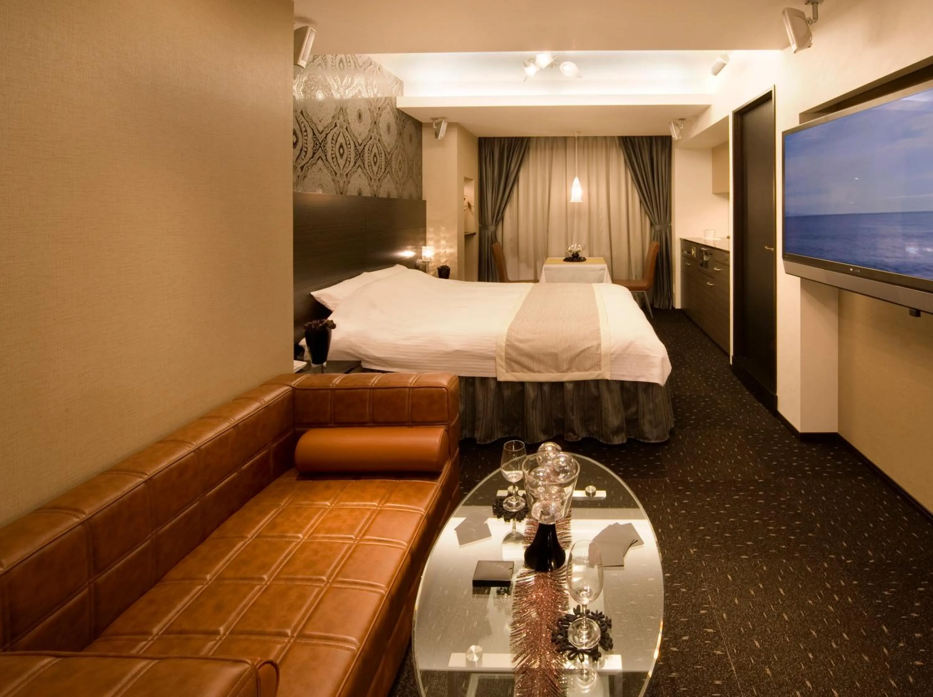 Bed in Carrot ISE (Adult Only)
