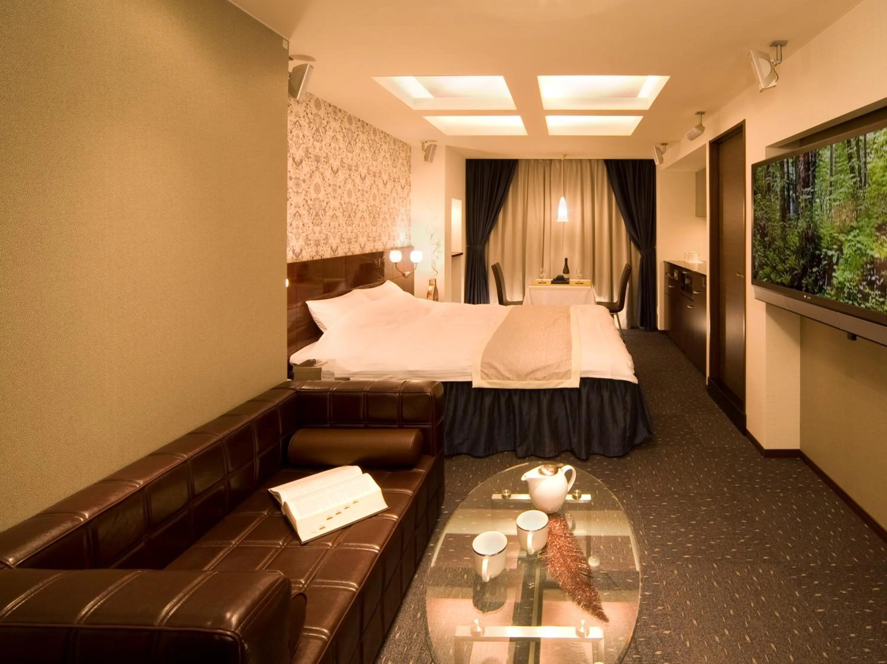 Bed in Carrot ISE (Adult Only)