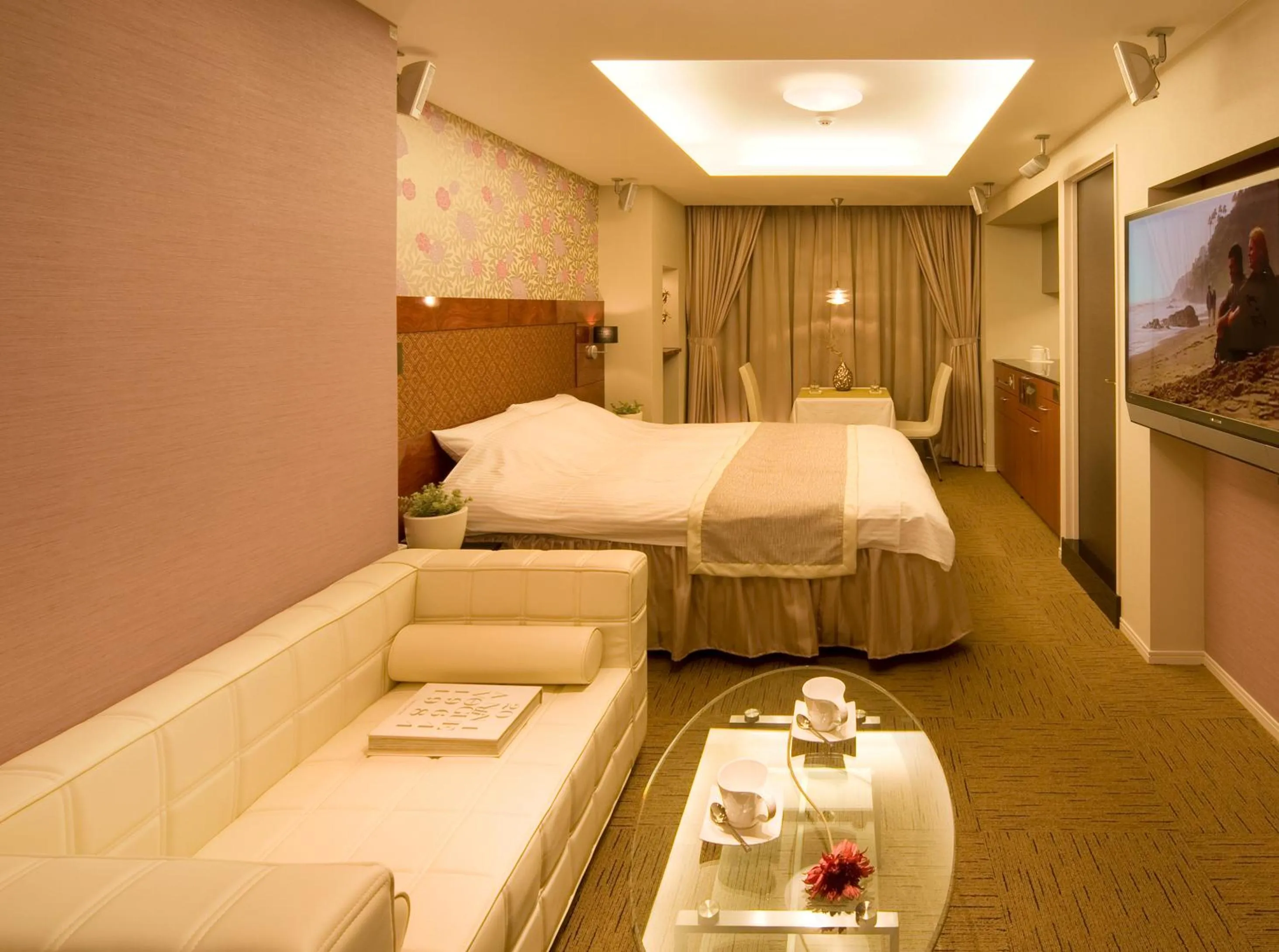 Bed in Carrot ISE (Adult Only)