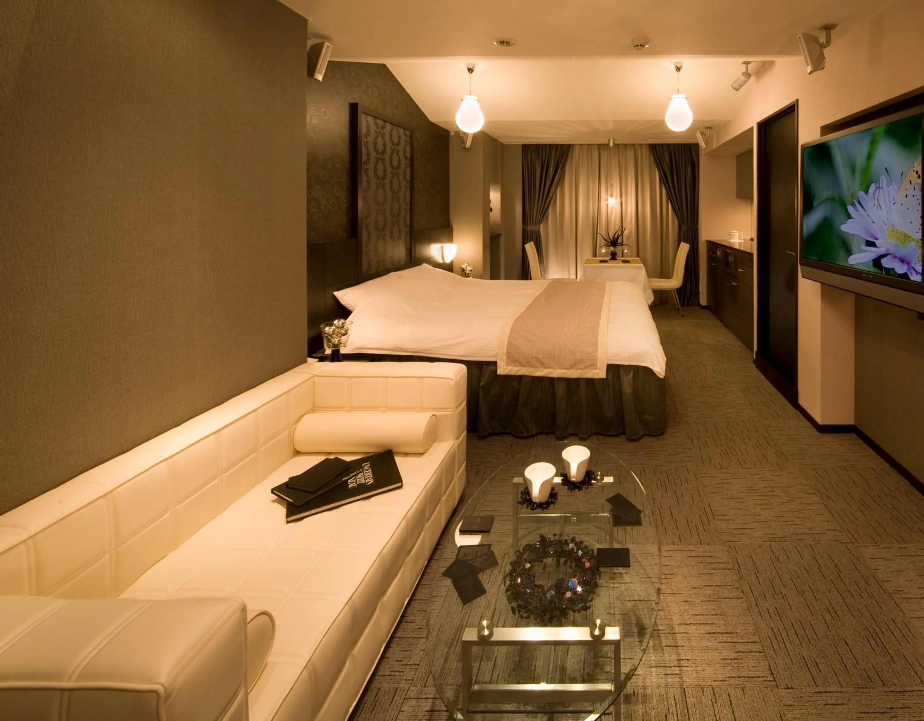 Bed in Carrot ISE (Adult Only)