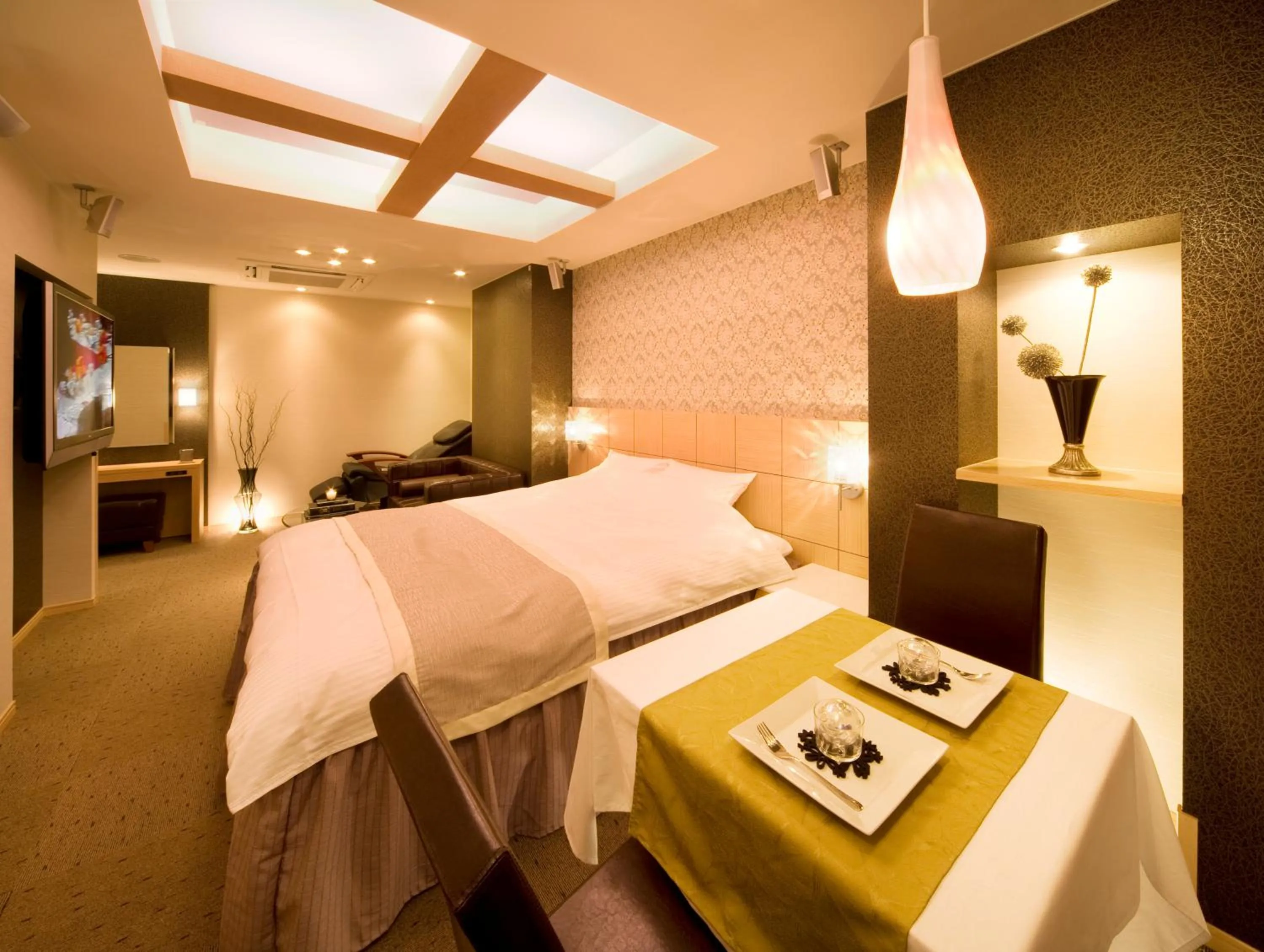Bed in Carrot ISE (Adult Only)