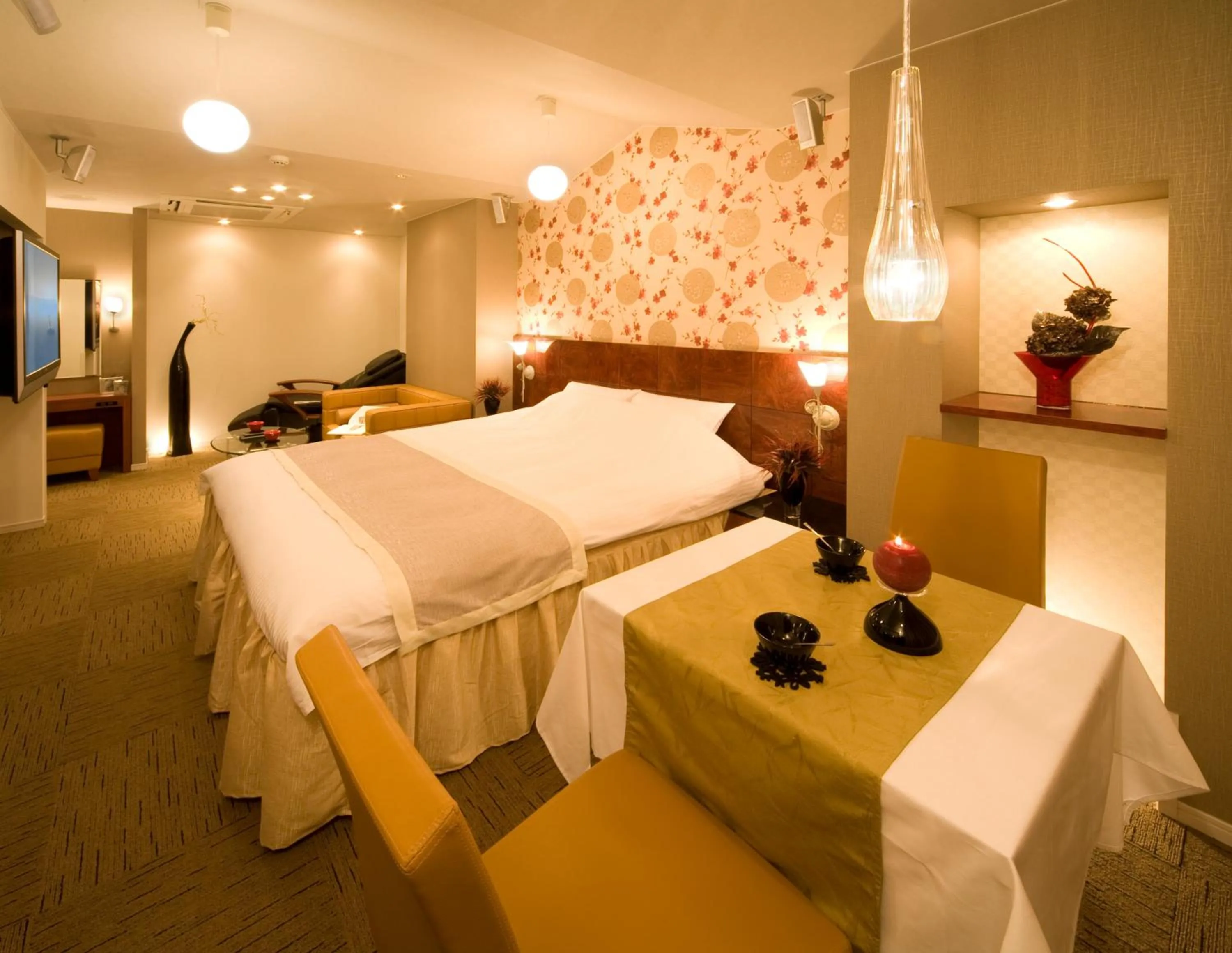 Bed in Carrot ISE (Adult Only)