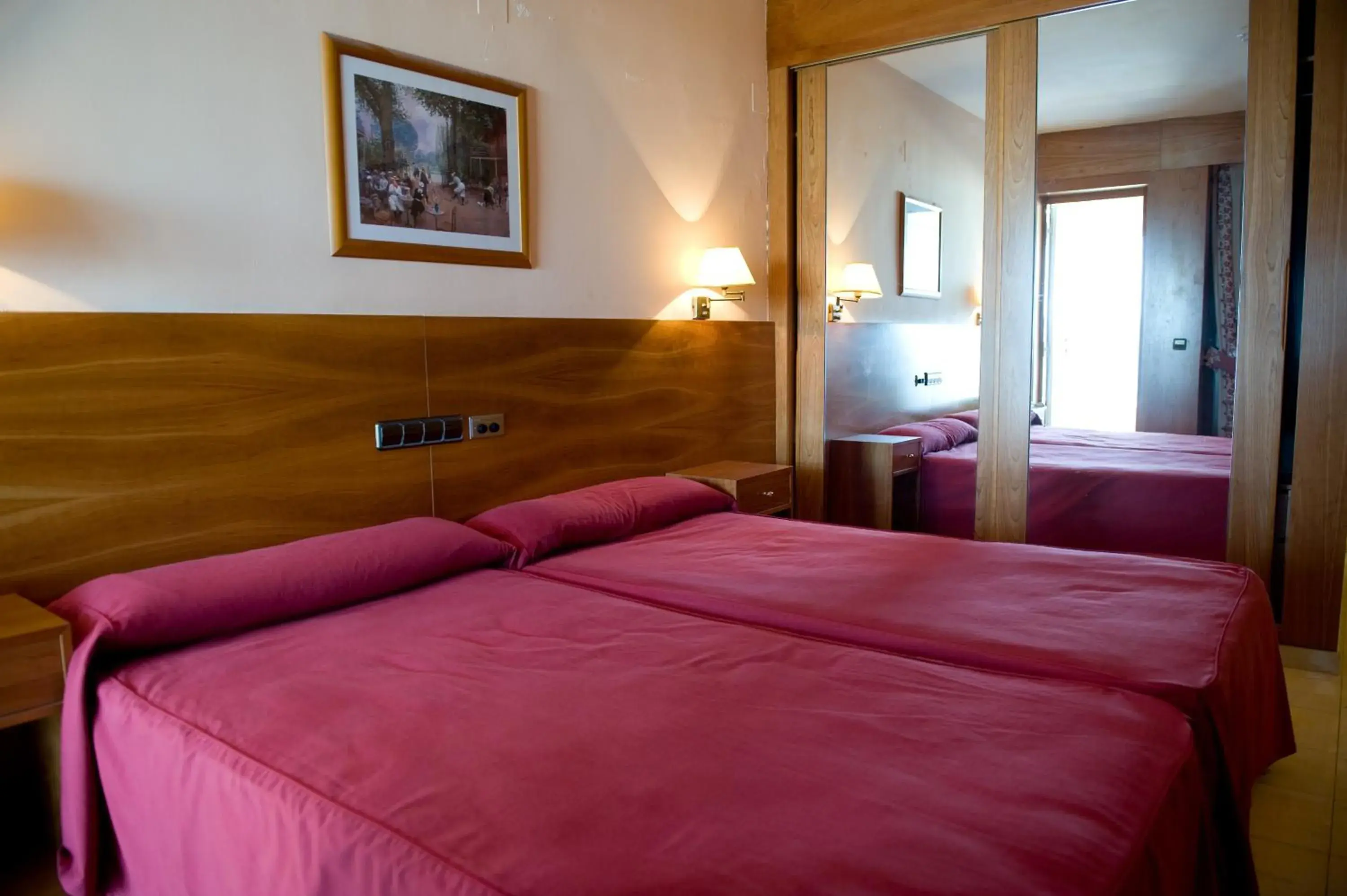 Double or Twin Room with Extra Bed in Hotel La Maruxiña Double or Twin Room with Extra Bed in Hotel La Maruxiña