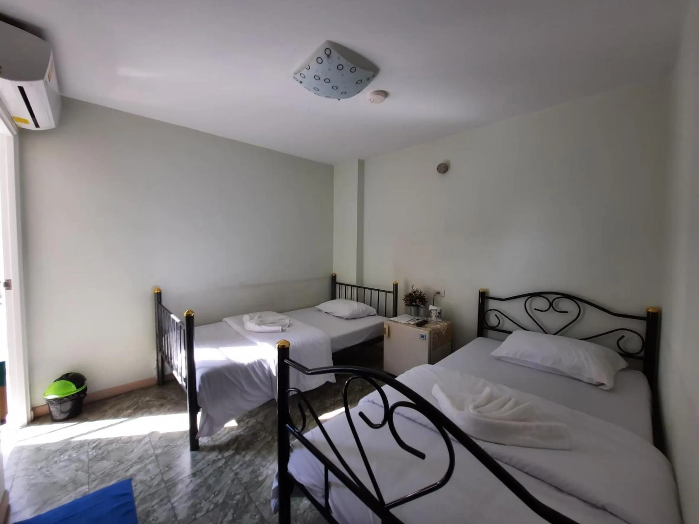 Photo of the whole room in SP Park Thaphra