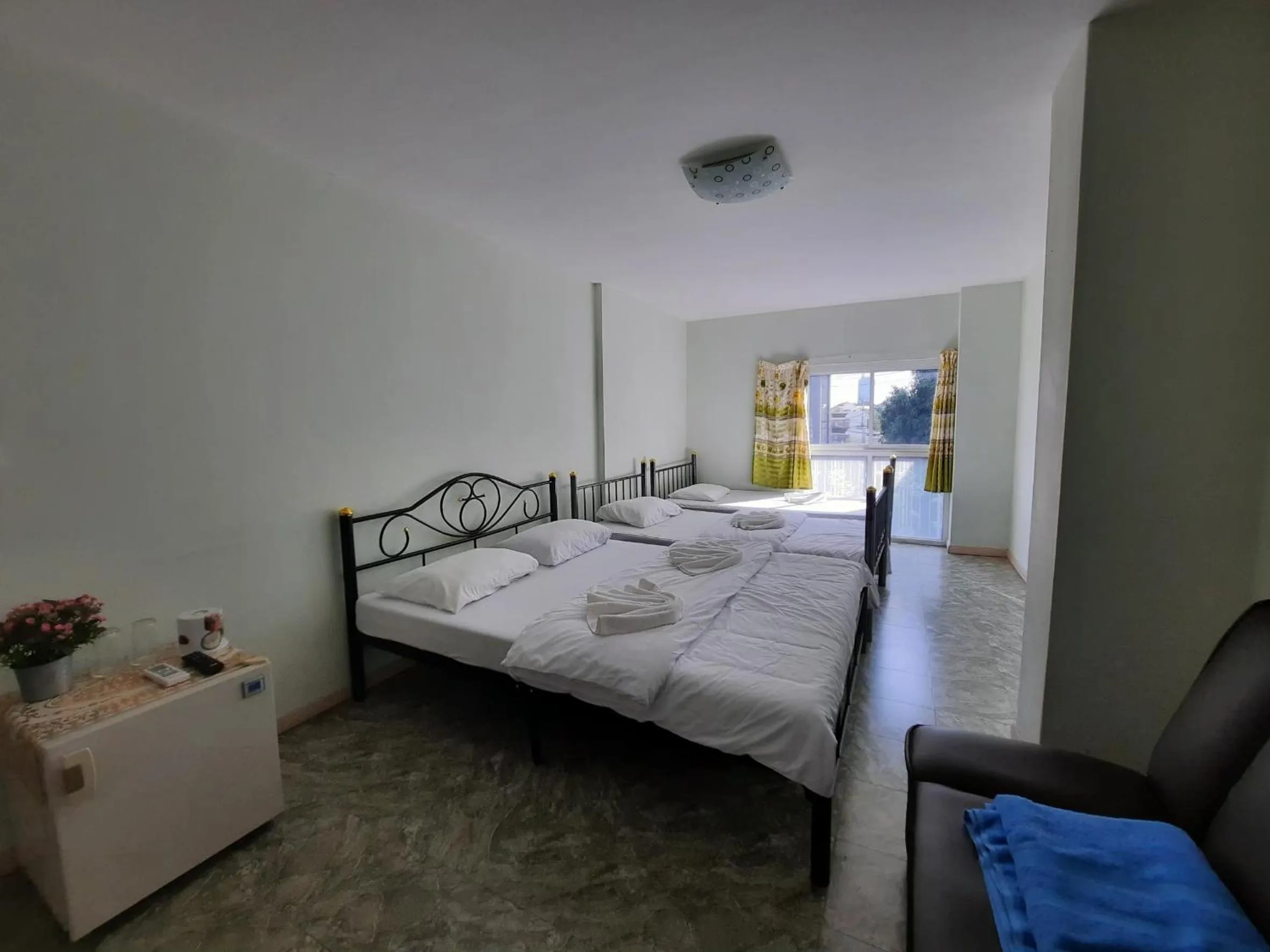 Photo of the whole room in SP Park Thaphra