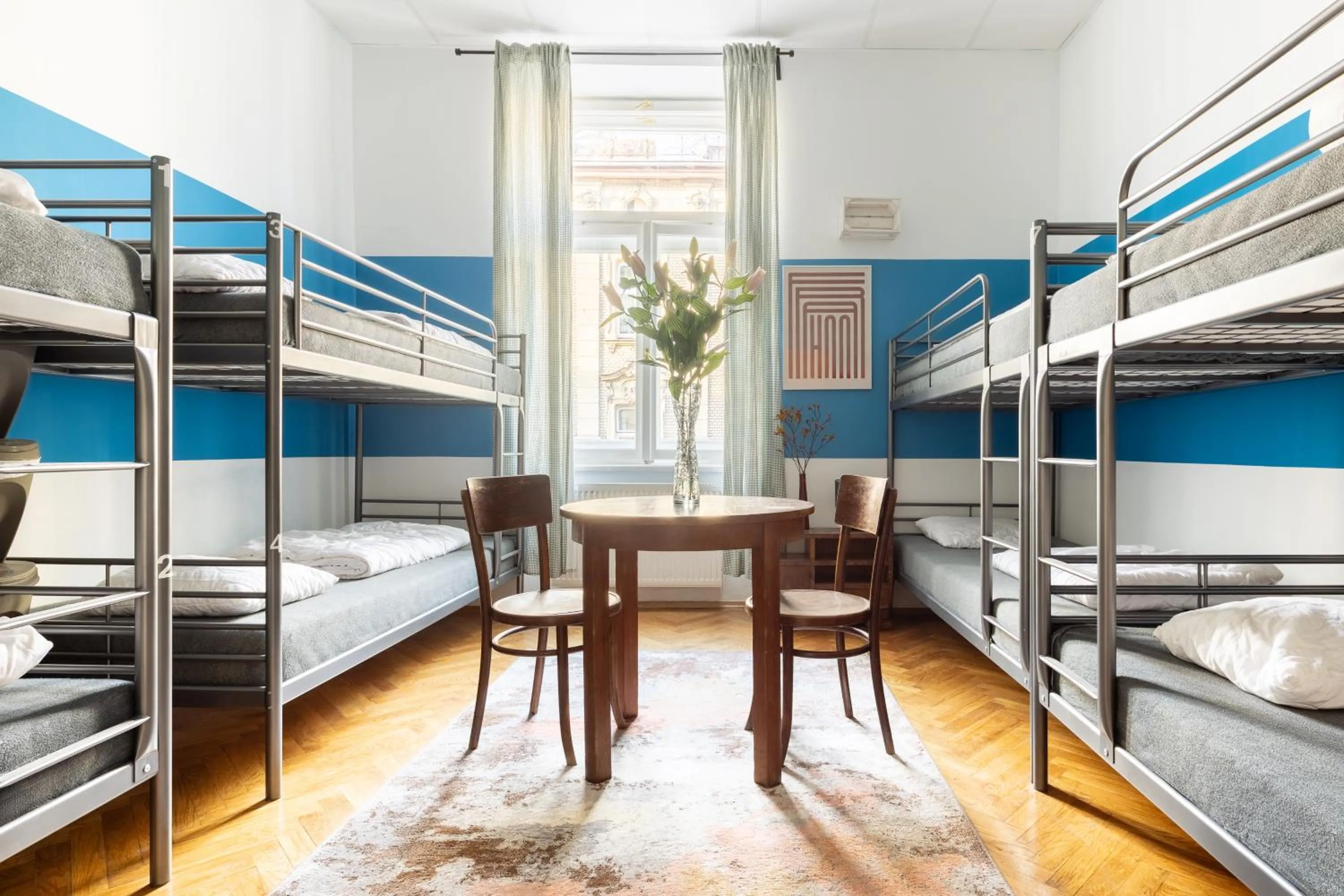 Bed in 8-Bed Dormitory Room in Das Hostel