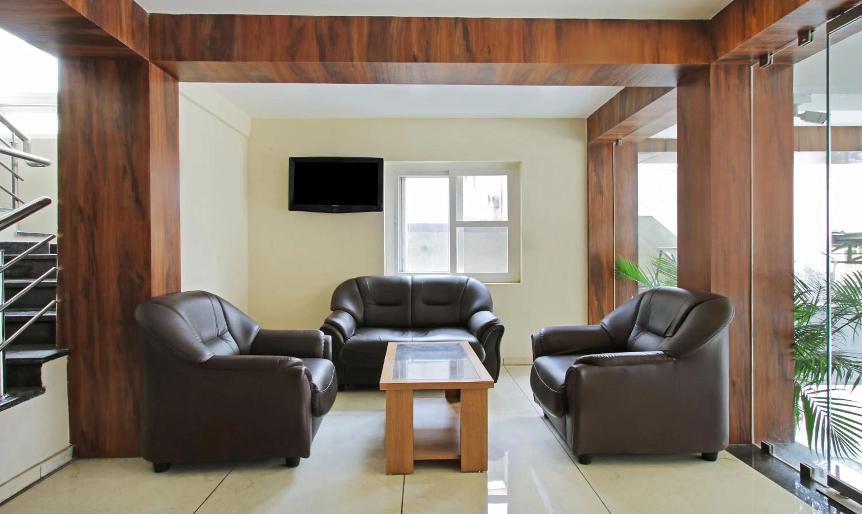 Seating area in Itsy Hotels Jansi Residency