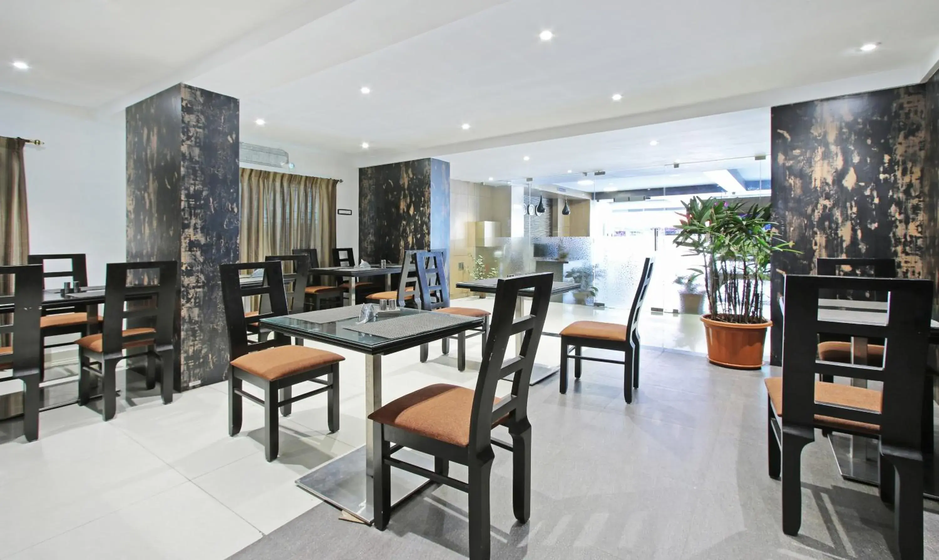 Restaurant/places to eat in Itsy Hotels Jansi Residency Restaurant/places to eat in Itsy Hotels Jansi Residency