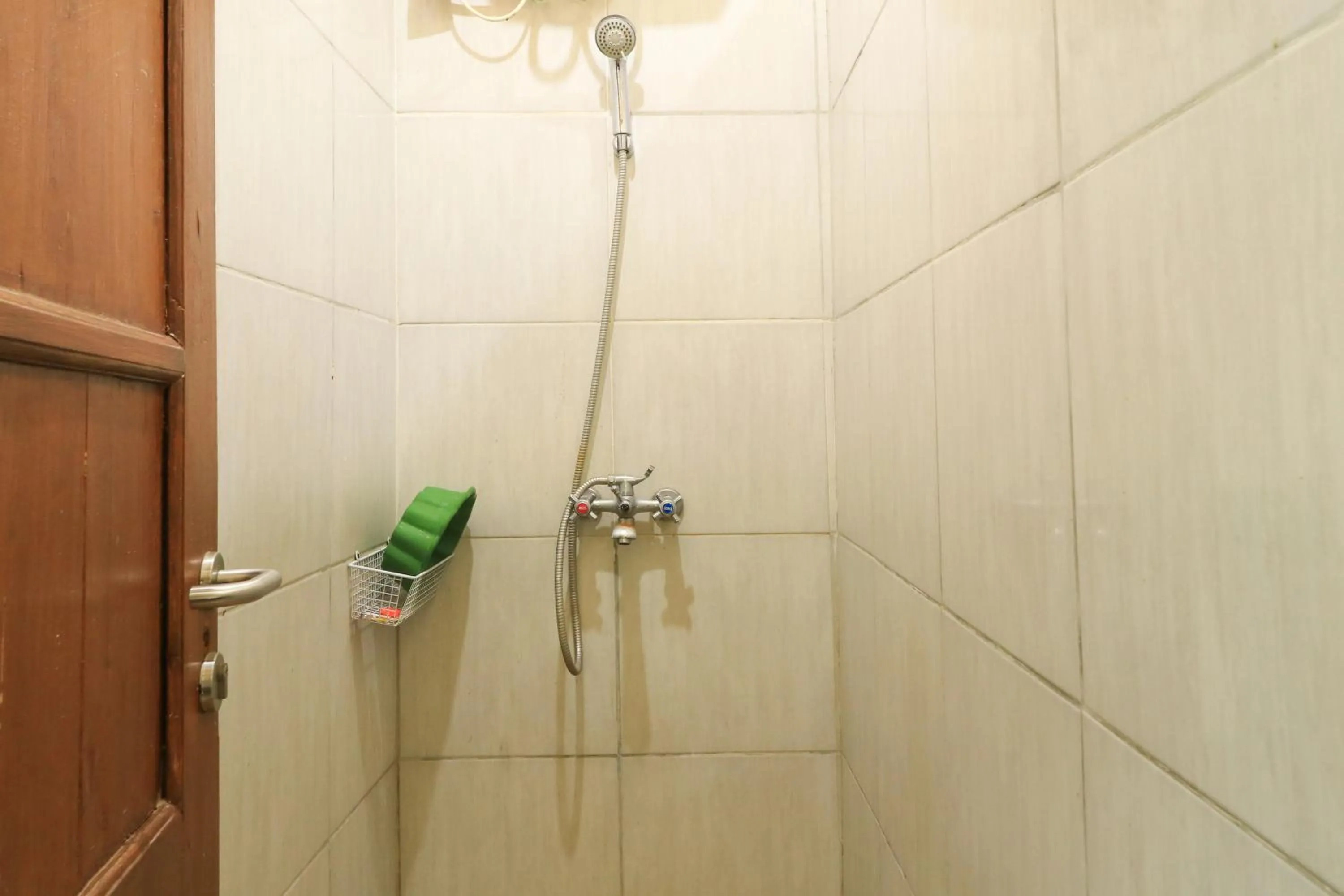Shower in Villa Kangen Omah