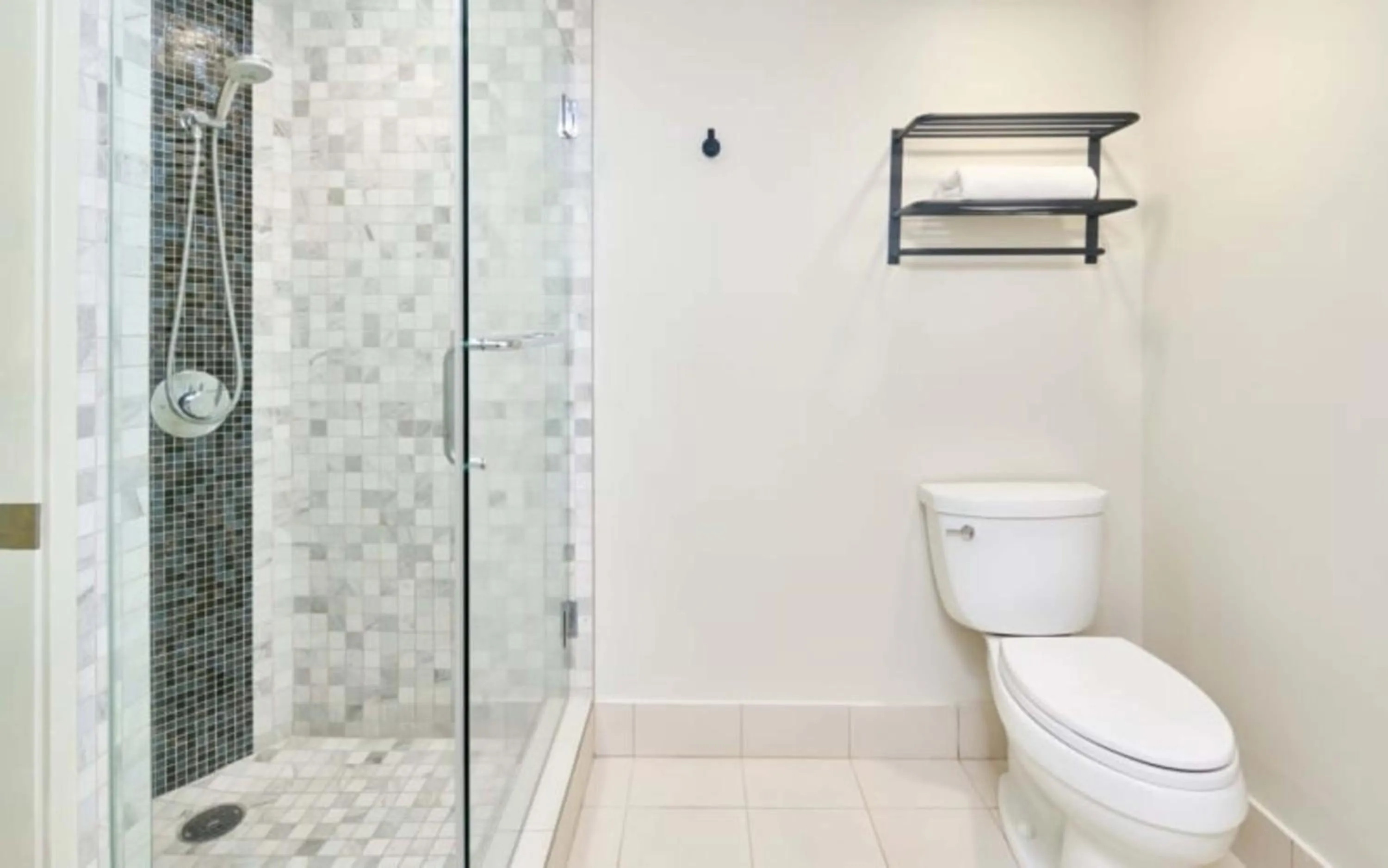 Bathroom in Kaimana Beach Hotel