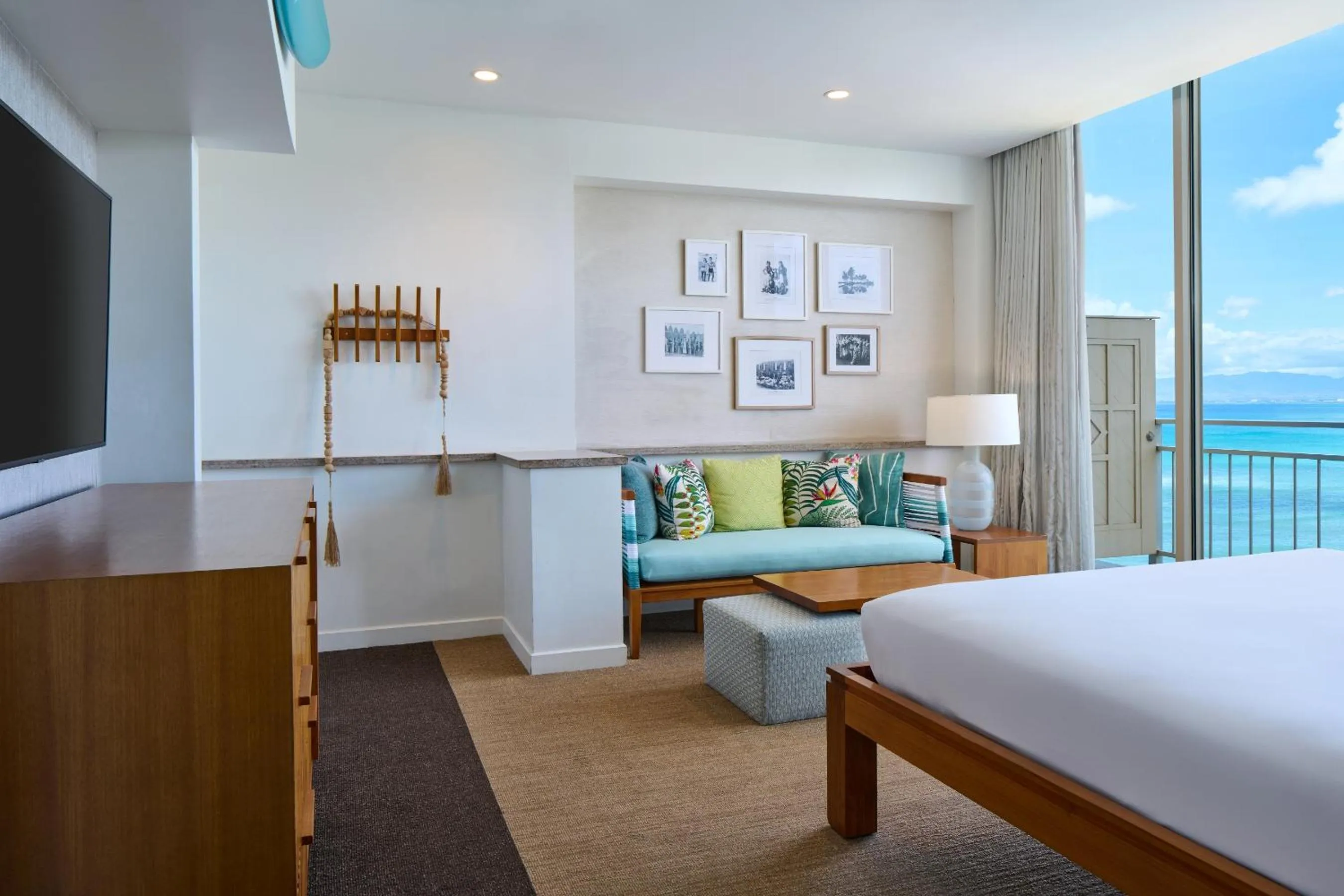 Bed in Kaimana Beach Hotel