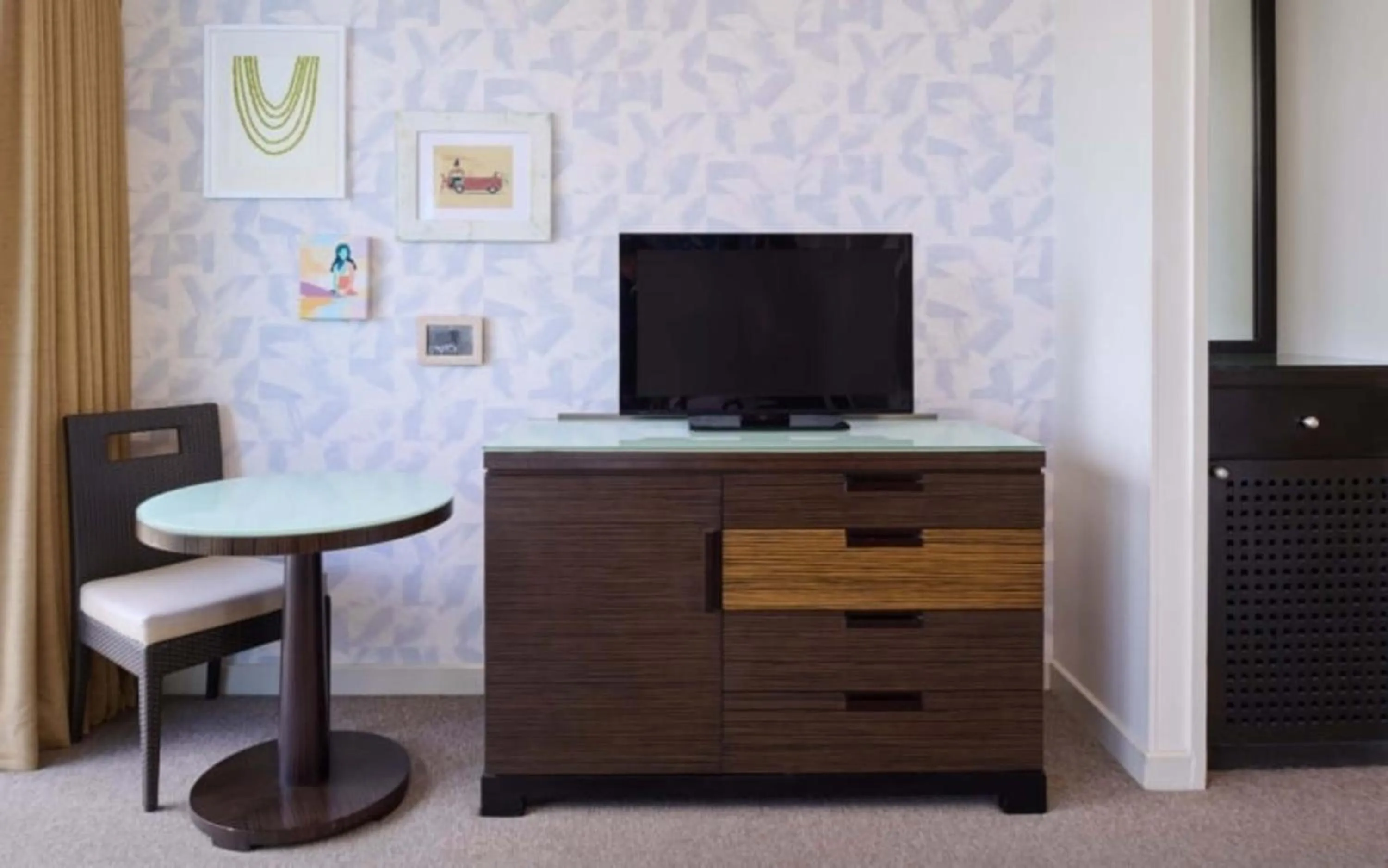 Bedroom in Kaimana Beach Hotel