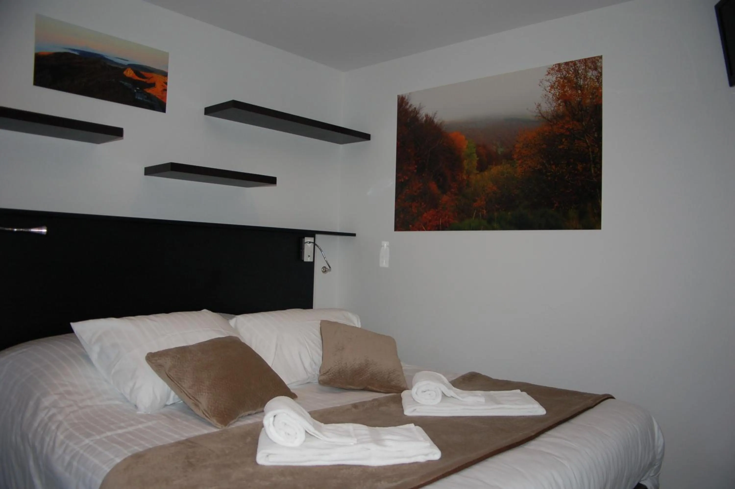 Bed in Aux 500 Diables Eco Lodge - Hotel