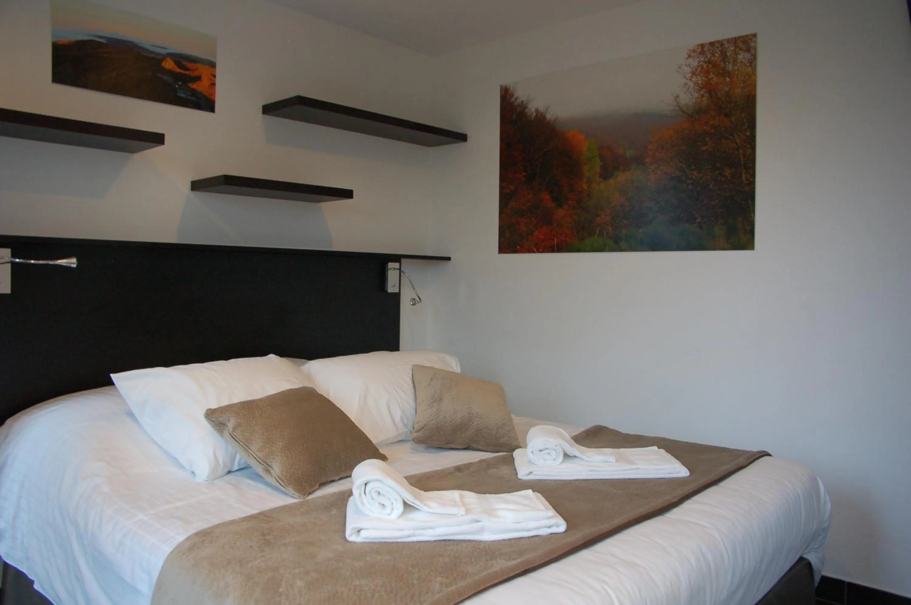 Bed in Aux 500 Diables Eco Lodge - Hotel