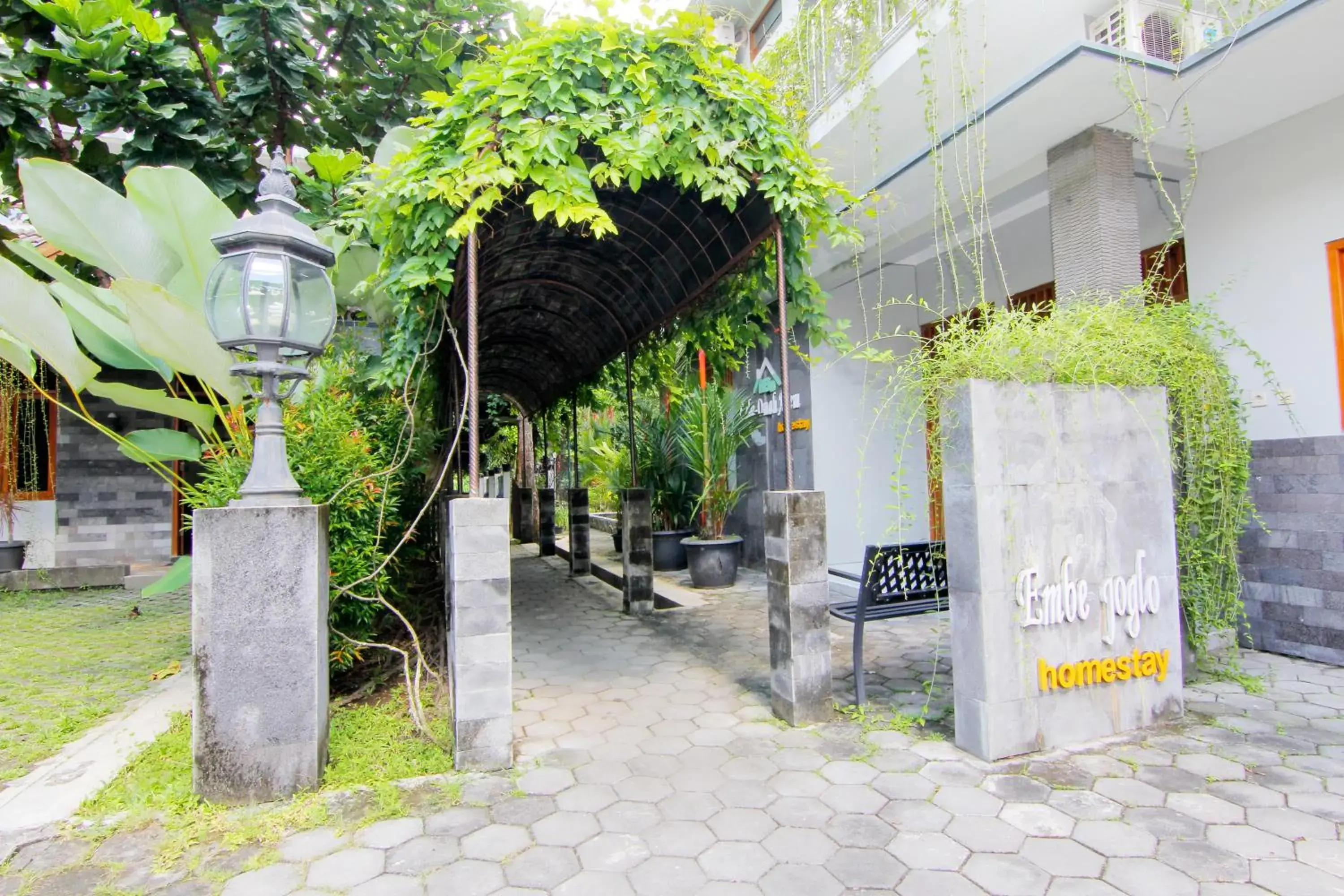 Facade/entrance in Embe Joglo Homestay Facade/entrance in Embe Joglo Homestay