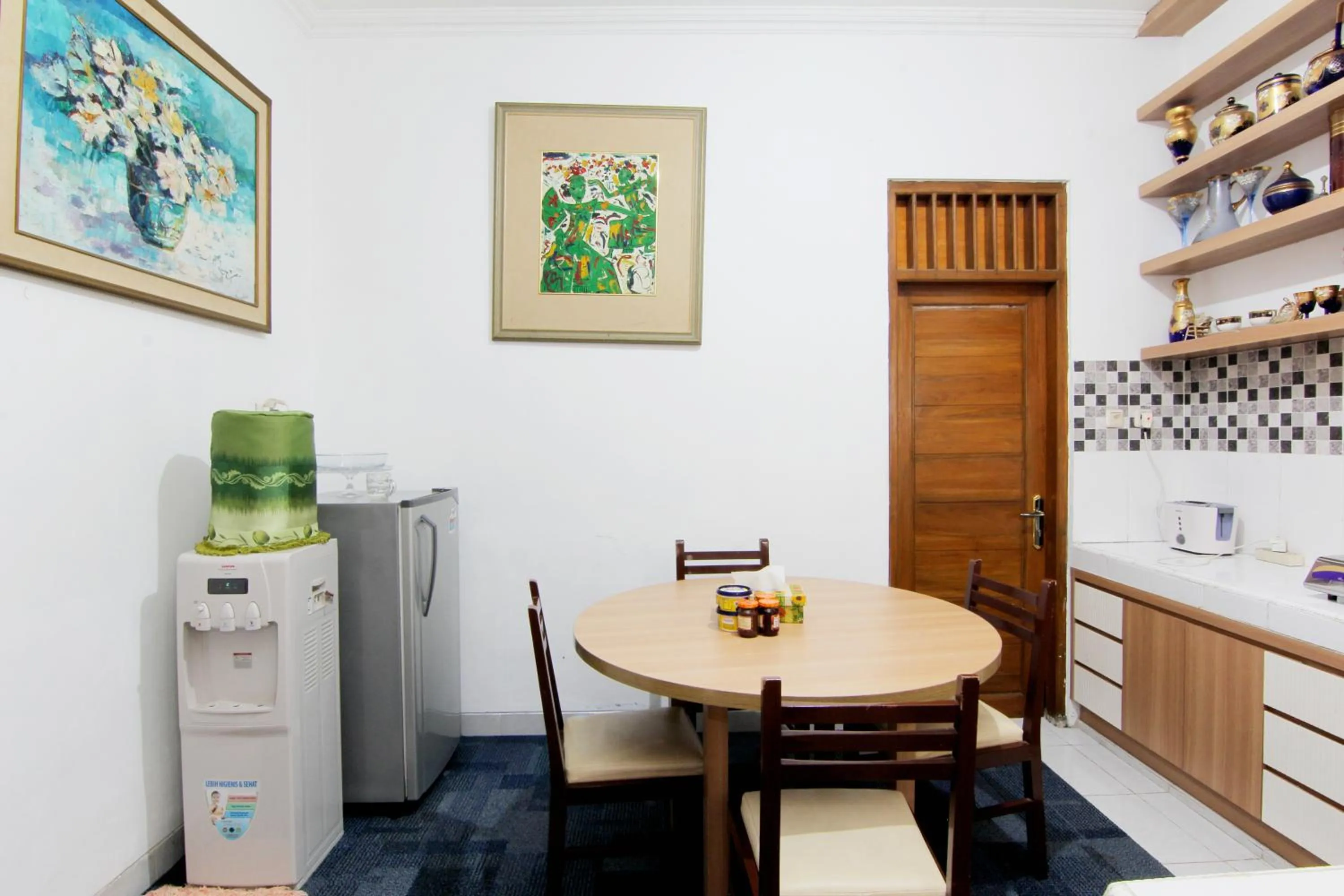 Dining area in Embe Joglo Homestay
