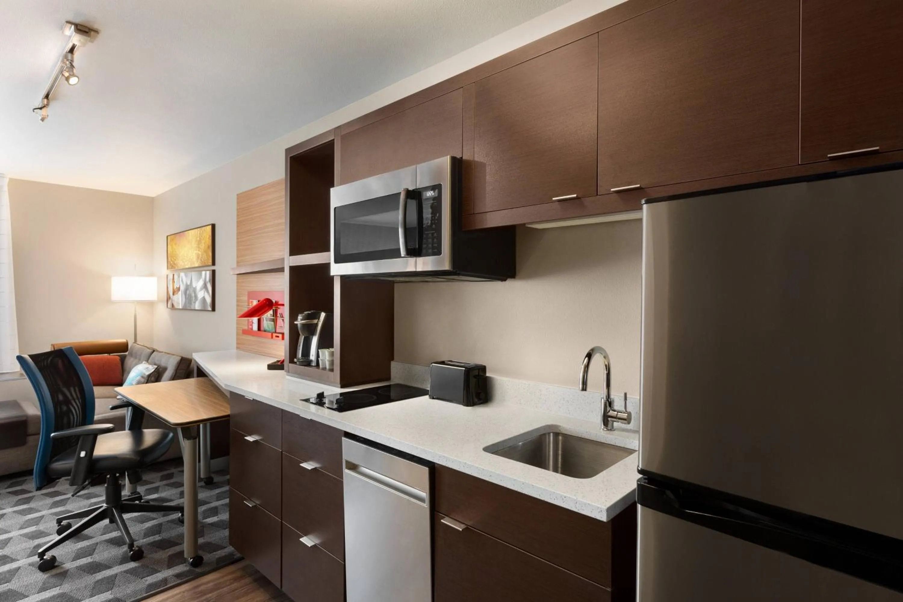 Kitchen or kitchenette in TownePlace Suites Cedar Rapids Marion