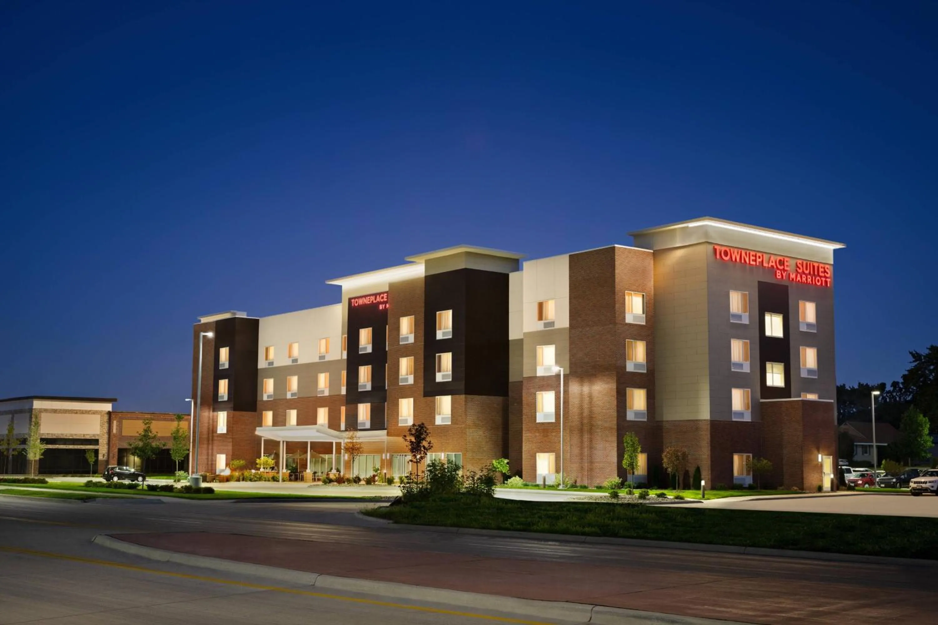Property building in TownePlace Suites Cedar Rapids Marion