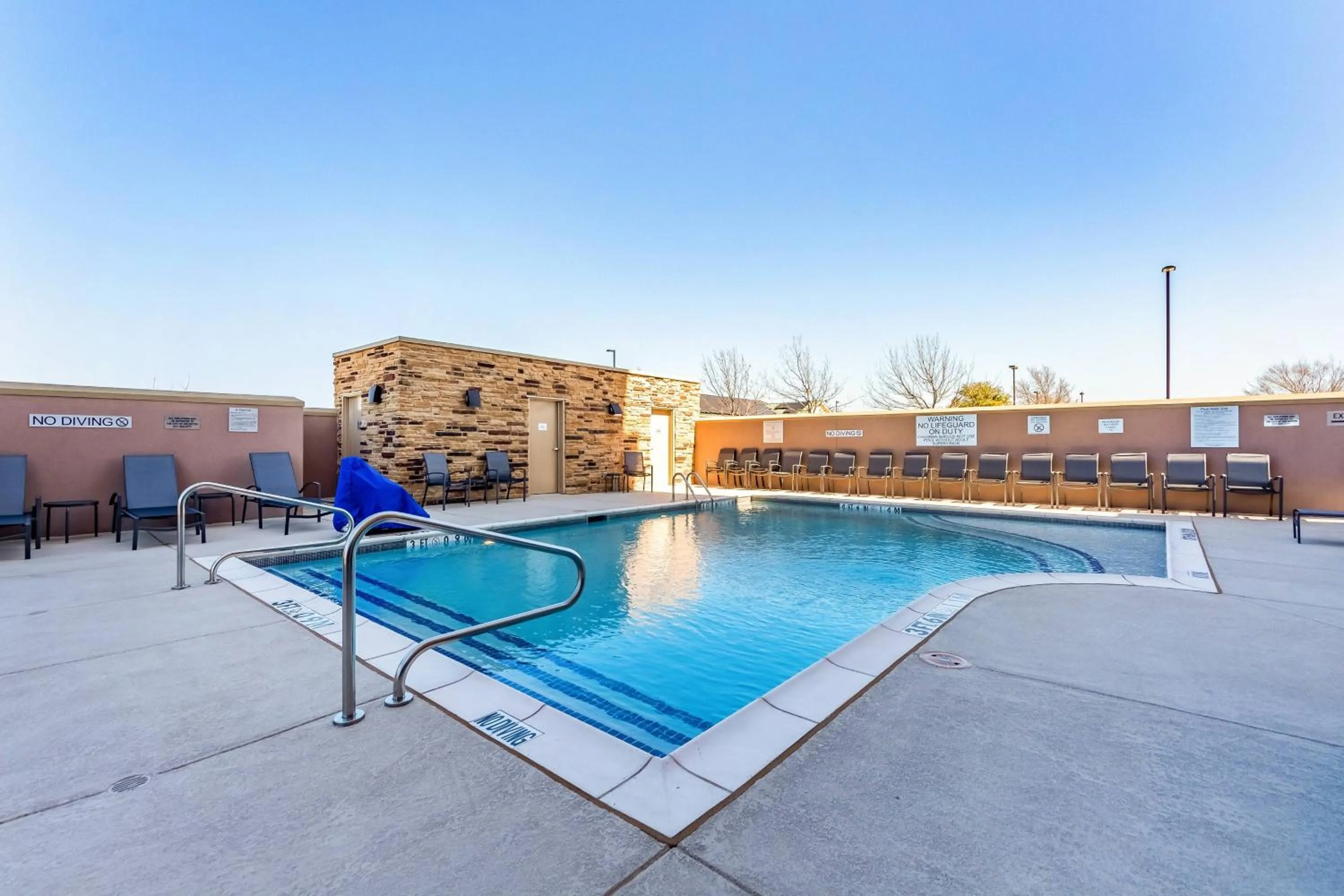 Swimming pool in Fairfield Inn & Suites Dallas Arlington South