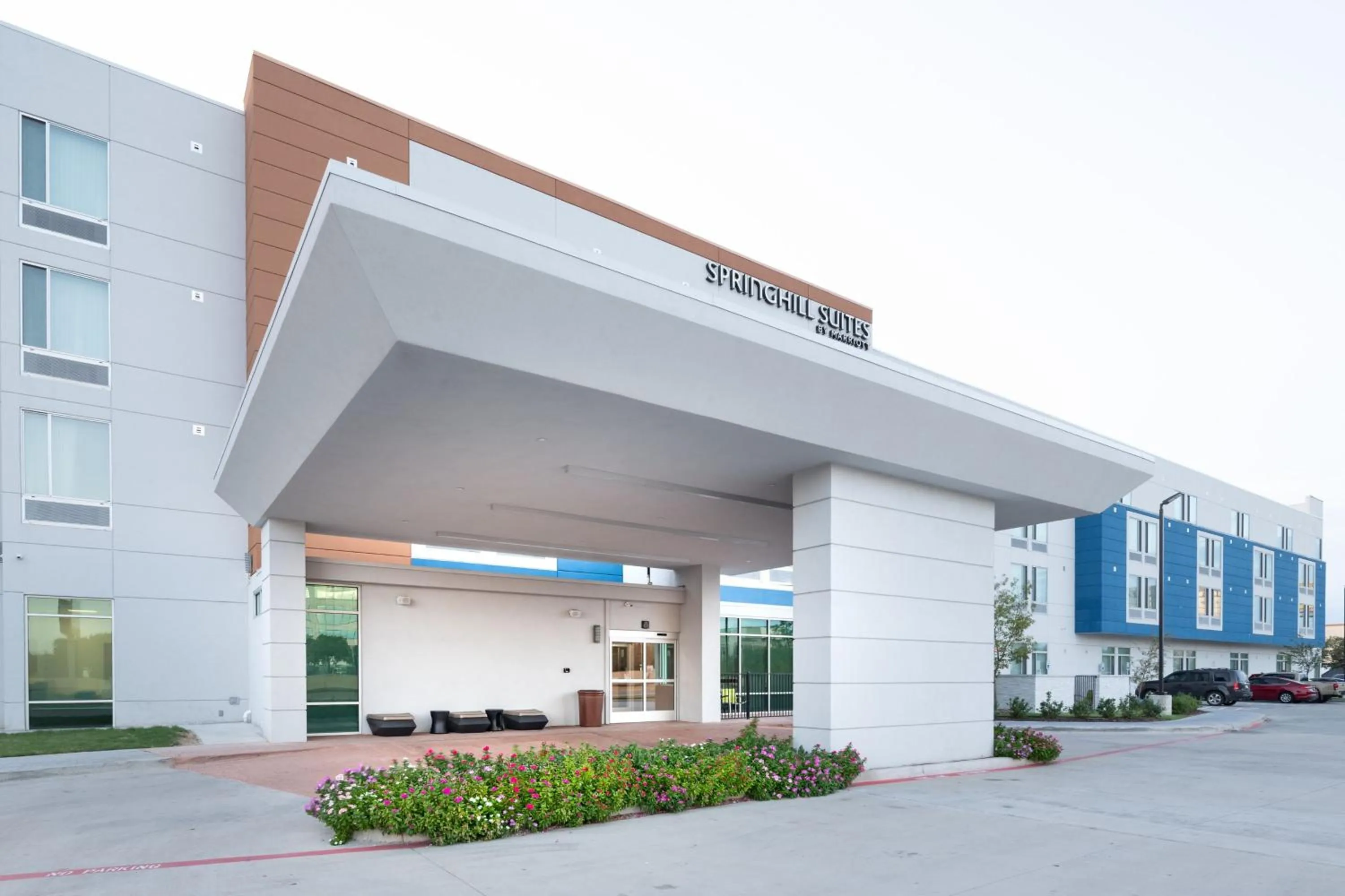 Property building in SpringHill Suites Dallas Central Expressway