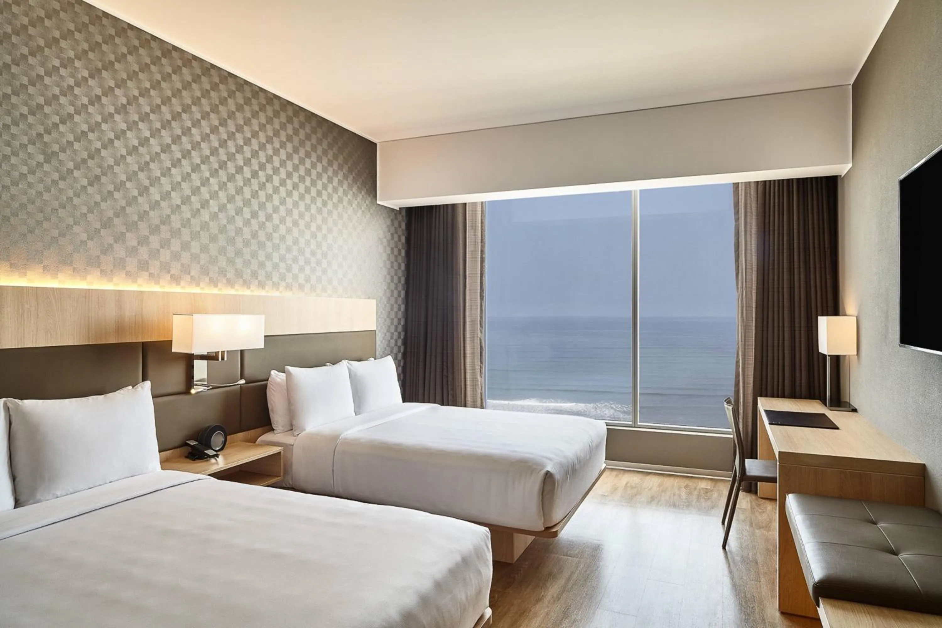 Photo of the whole room, Bed in AC Hotel by Marriott Lima Miraflores