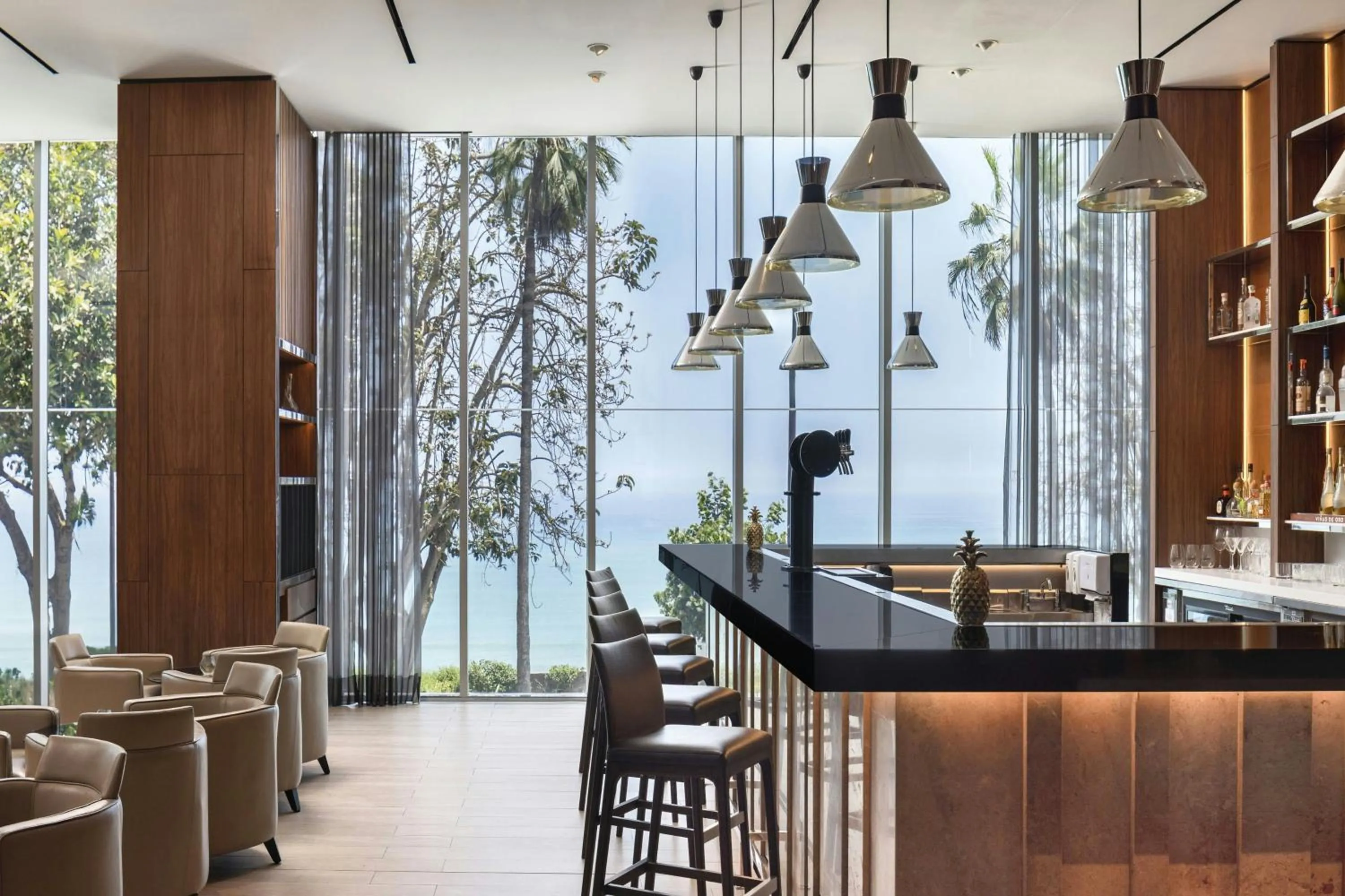 Lounge or bar in AC Hotel by Marriott Lima Miraflores