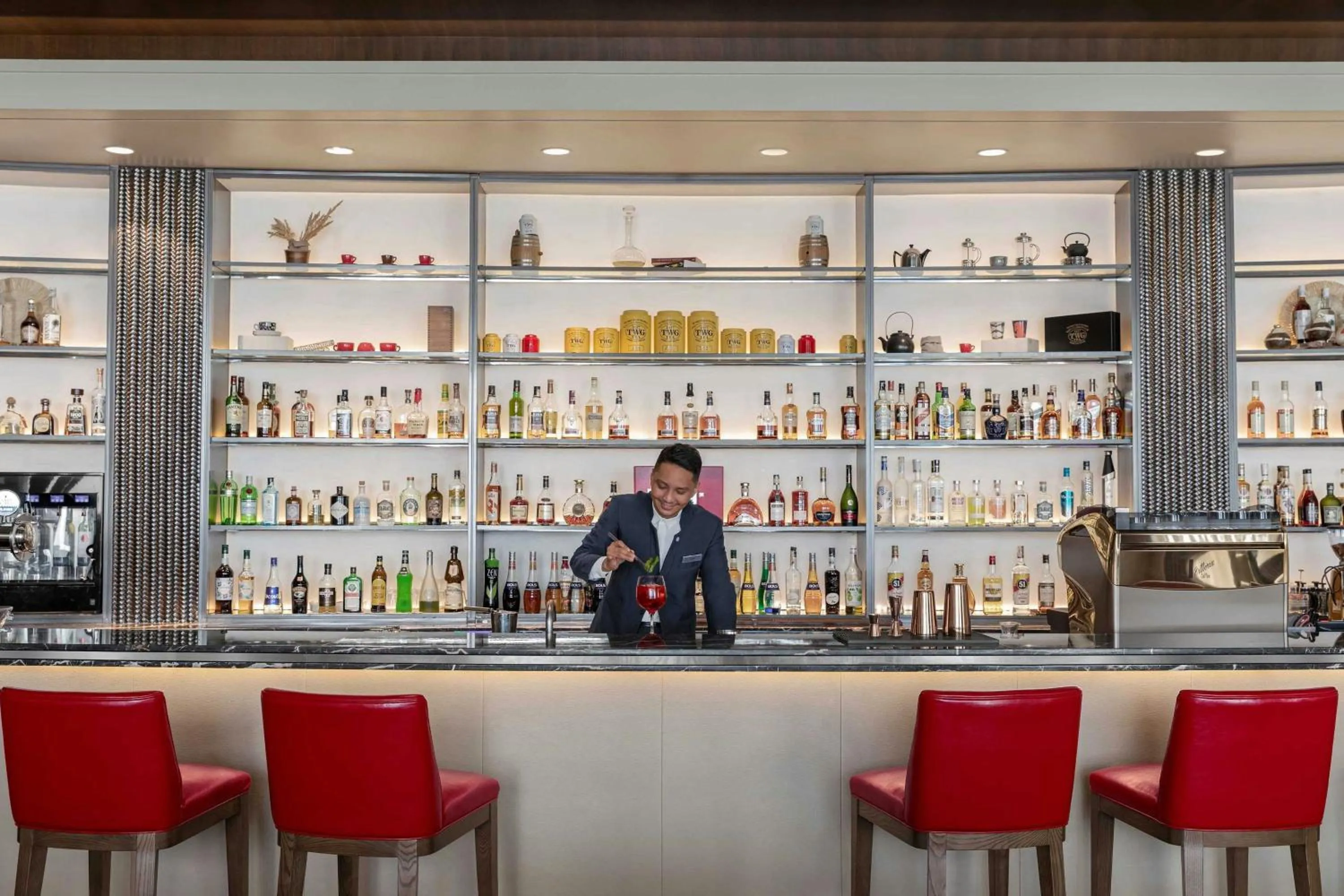 Lounge or bar in Sheraton Manila Hotel at Newport World Resorts